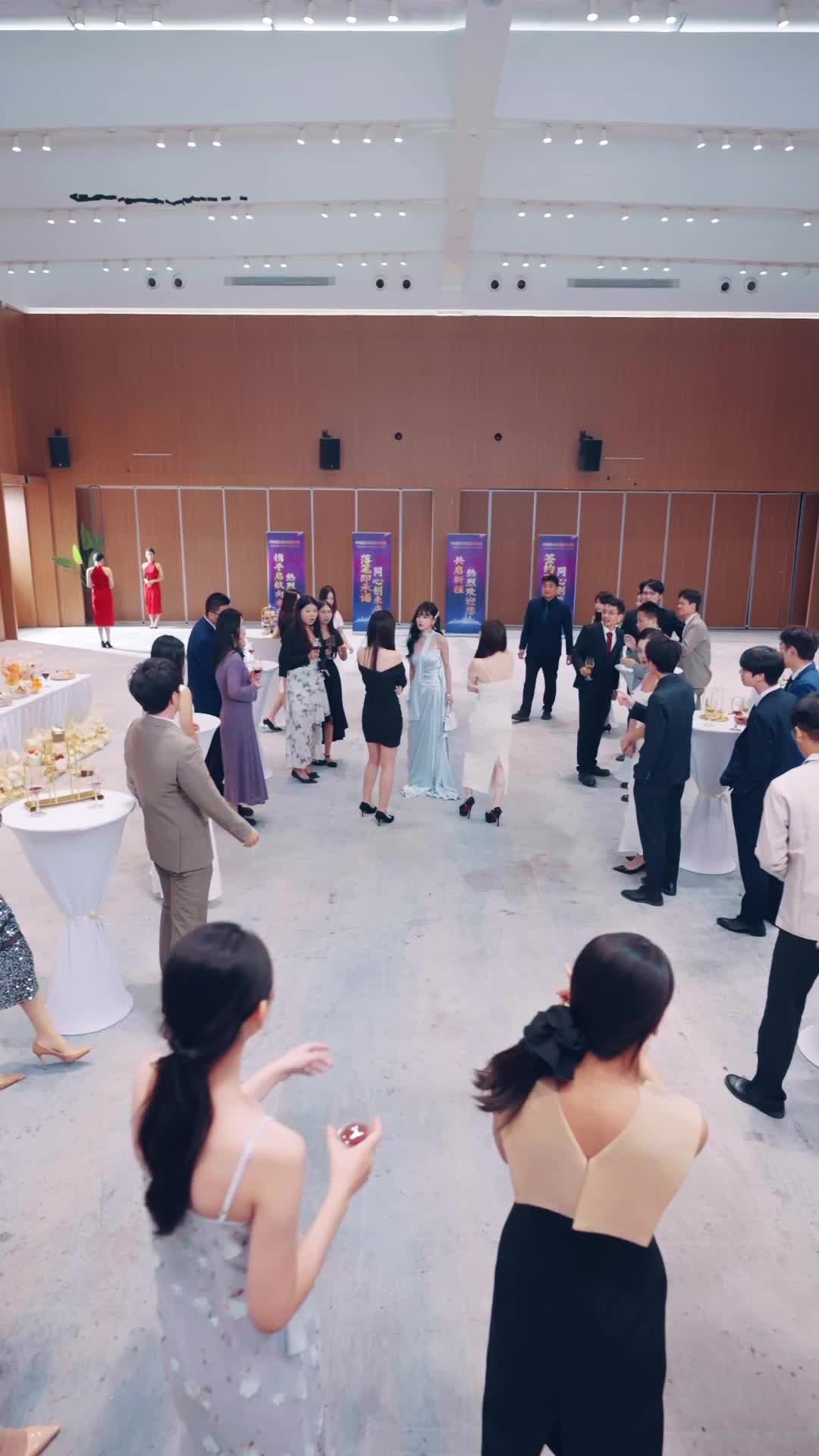 Episode 61 of She Didn't Bring Roses She Brought a Proposal