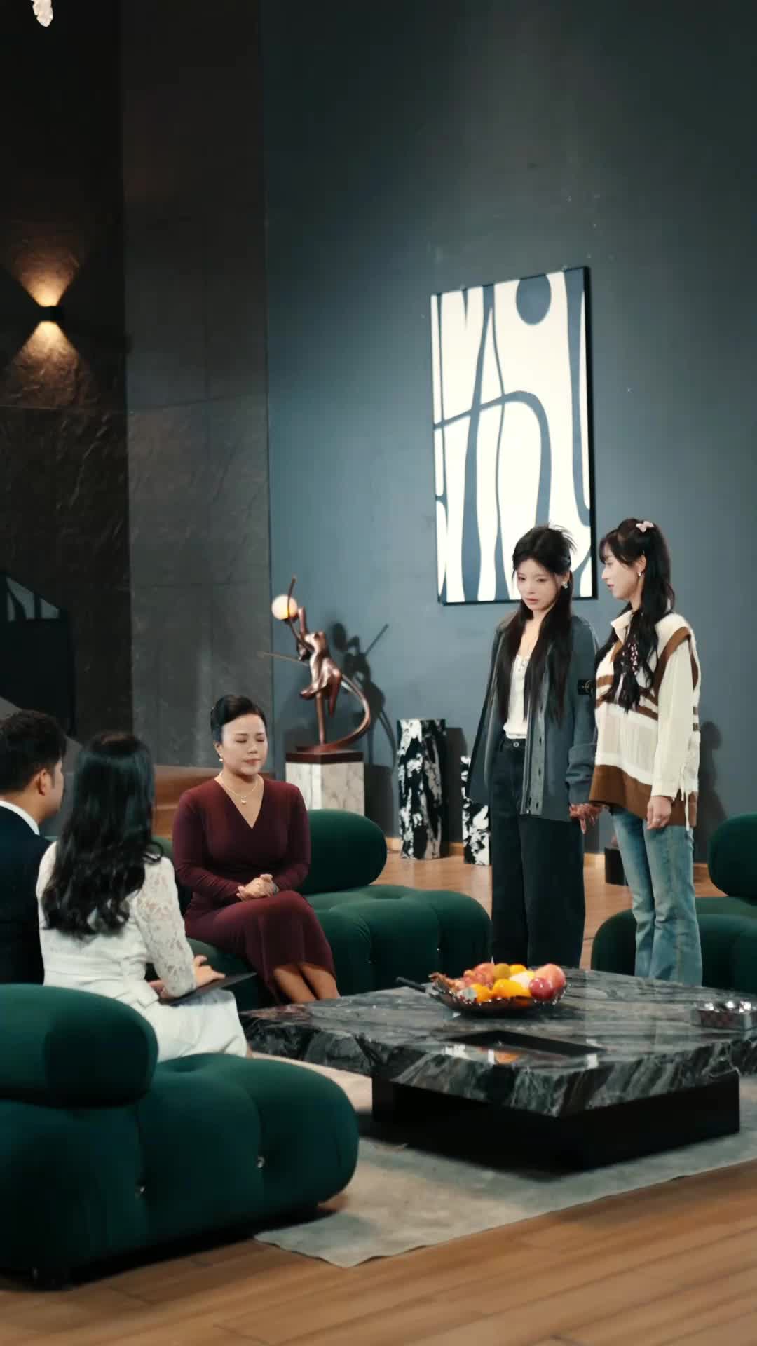Episode 20 of Sister Pact, Love's Contract