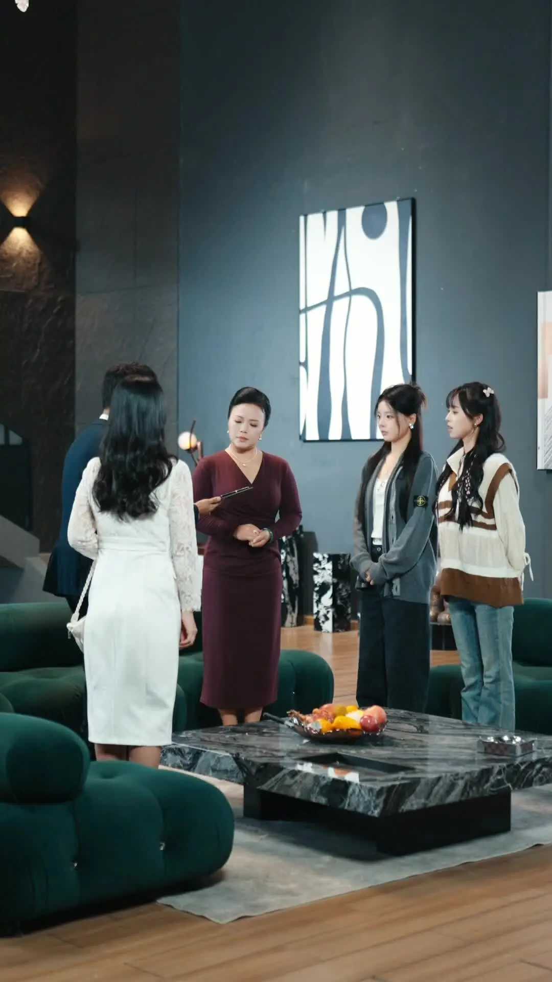 Episode 21 of Sister Pact, Love's Contract