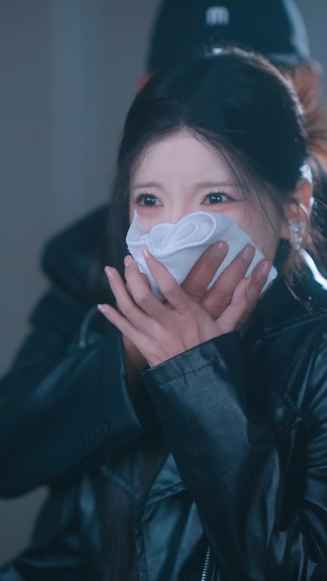 Episode 32 of Sister Pact, Love's Contract
