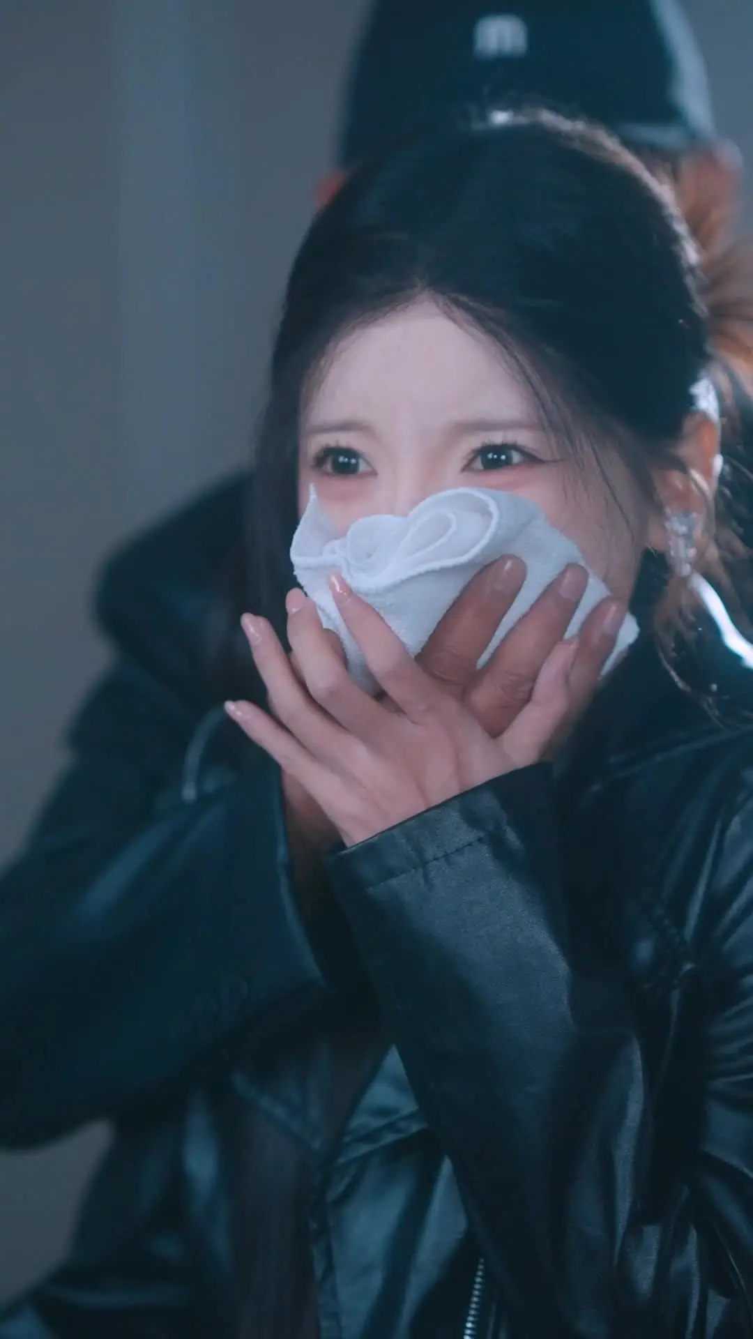 Episode 32 of Sister Pact, Love's Contract