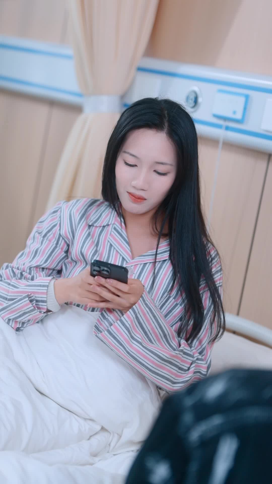 Episode 33 of Sister Pact, Love's Contract