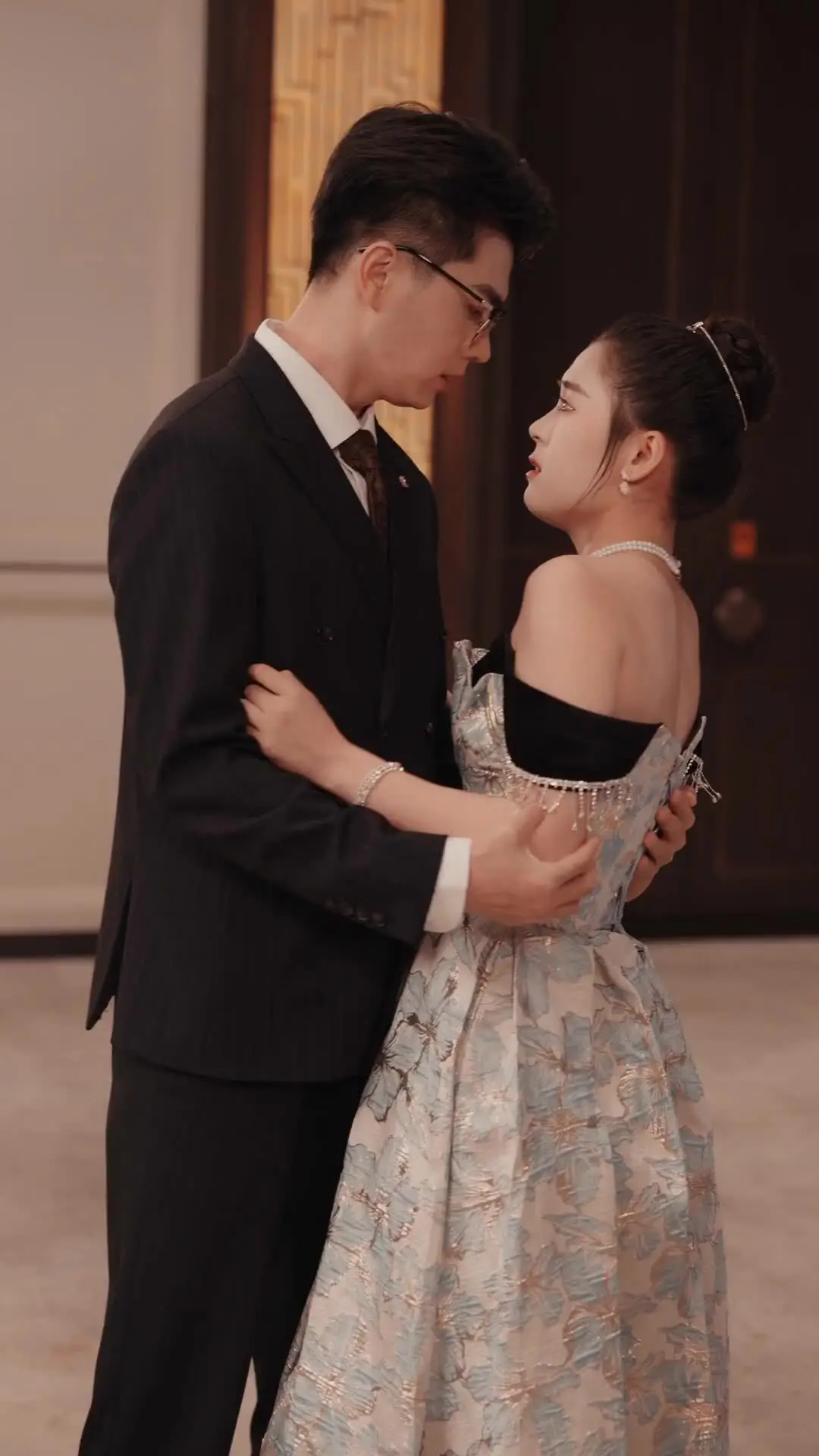Episode 17 of Spoiled by the CEO During Pregnancy
