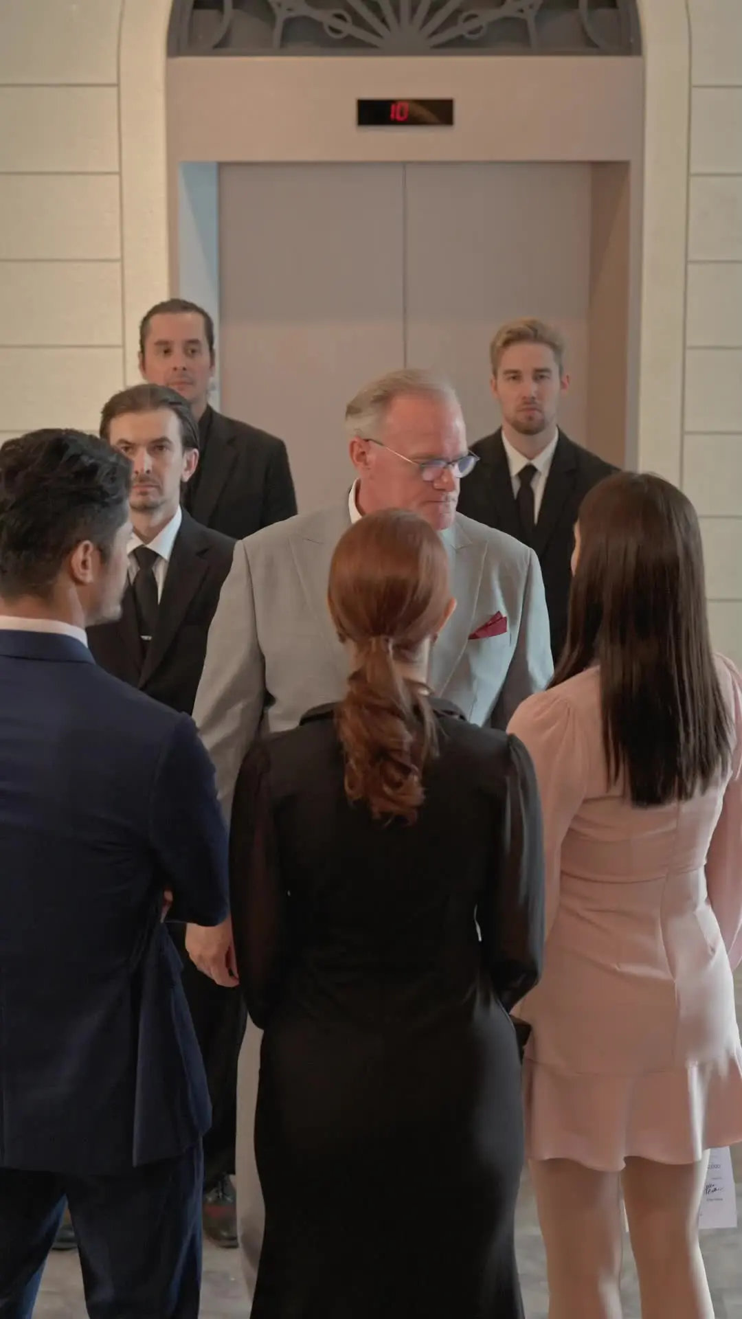 Episode 71 of Succession: Beauty and the Billionaire