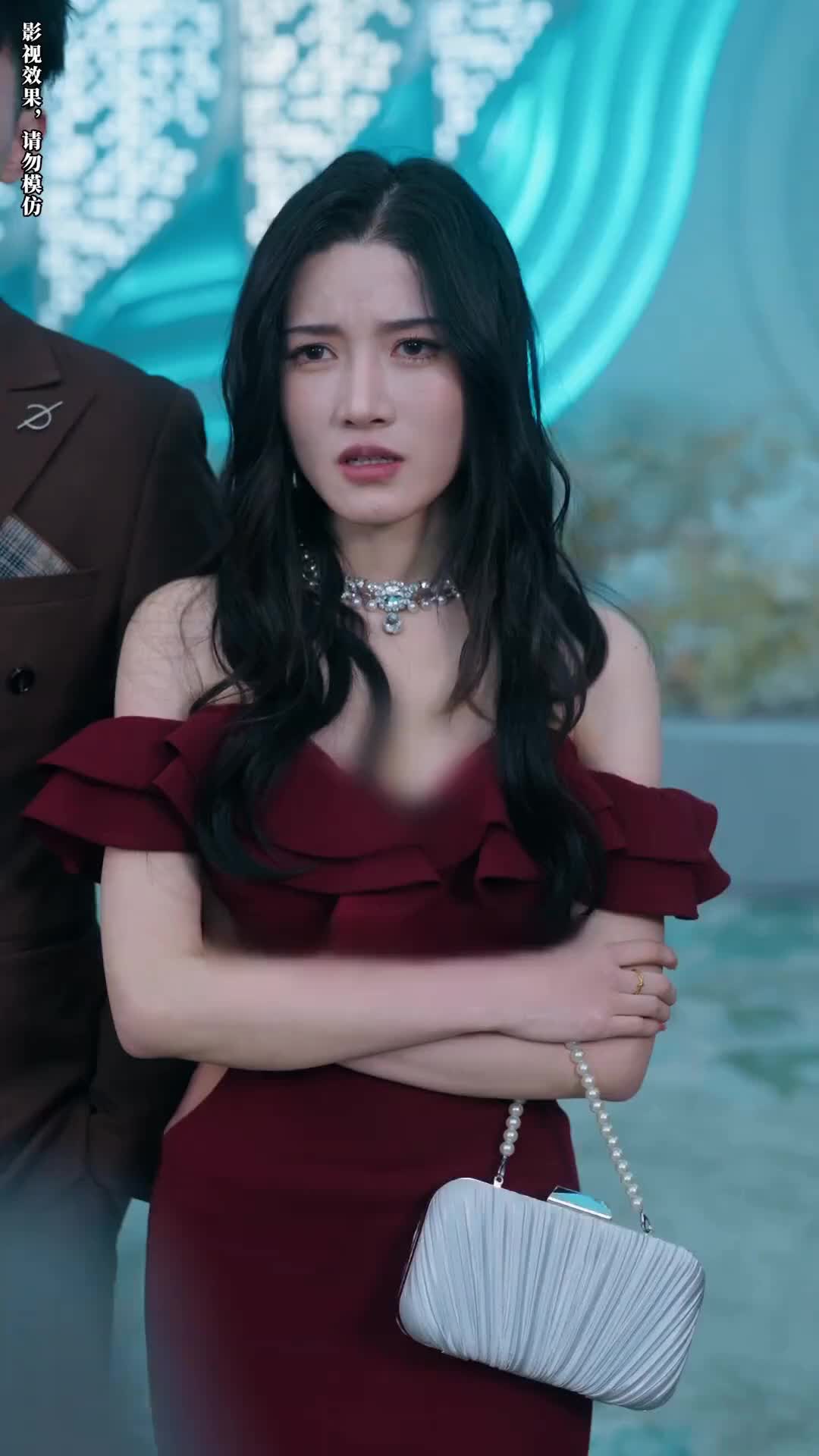 Episode 21 of Surrounded by Heirs