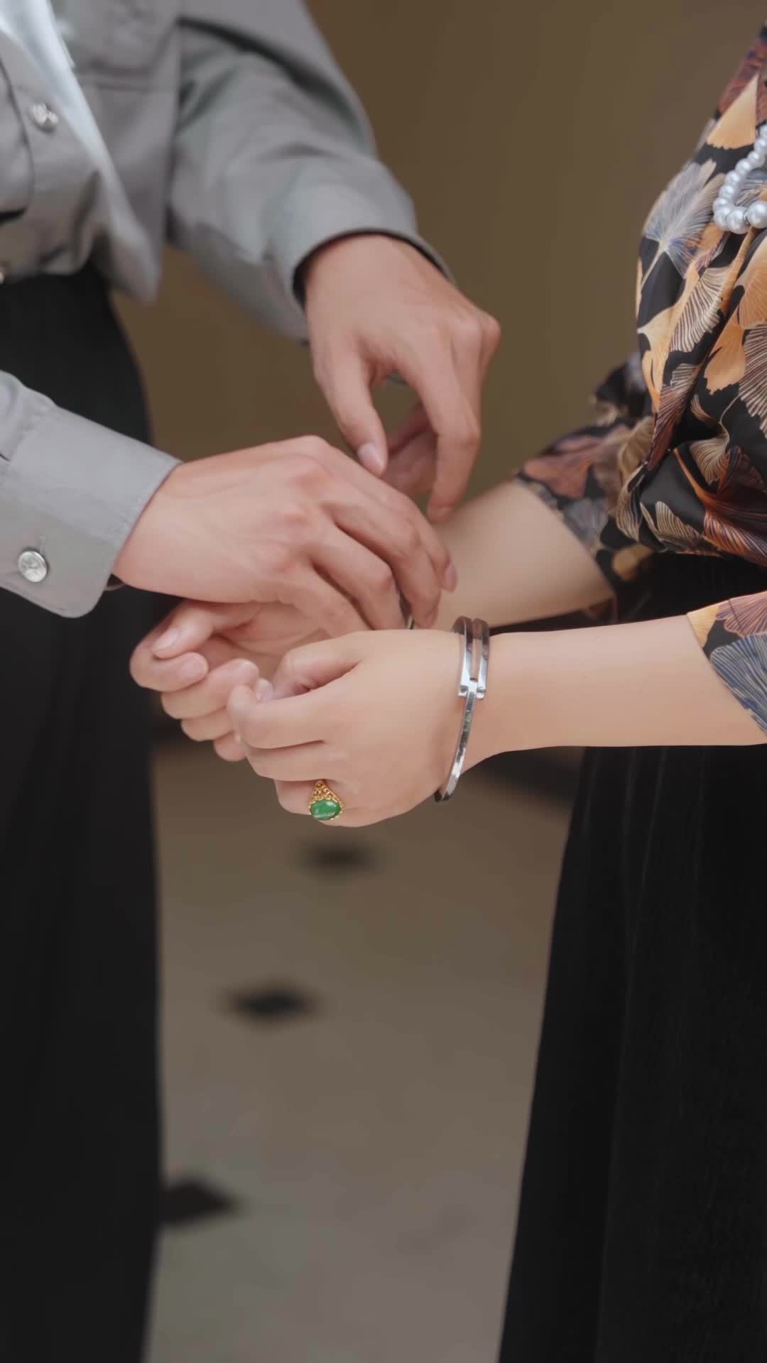 Episode 33 of Tailor Wife & Her Protective Boss