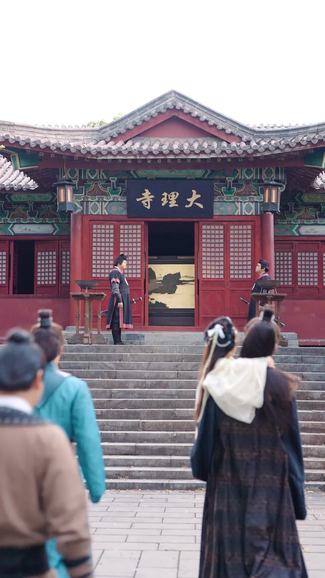 Episode 24 of That Beggar's Dad Is the Crown Prince!