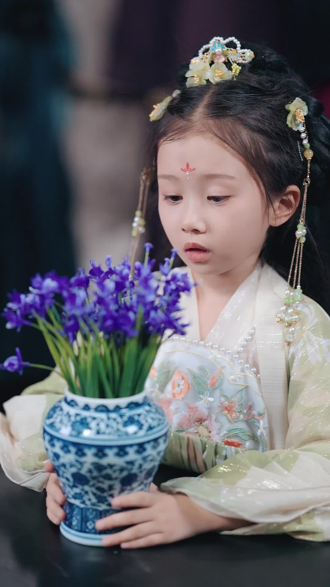 Episode 28 of That Beggar's Dad Is the Crown Prince!