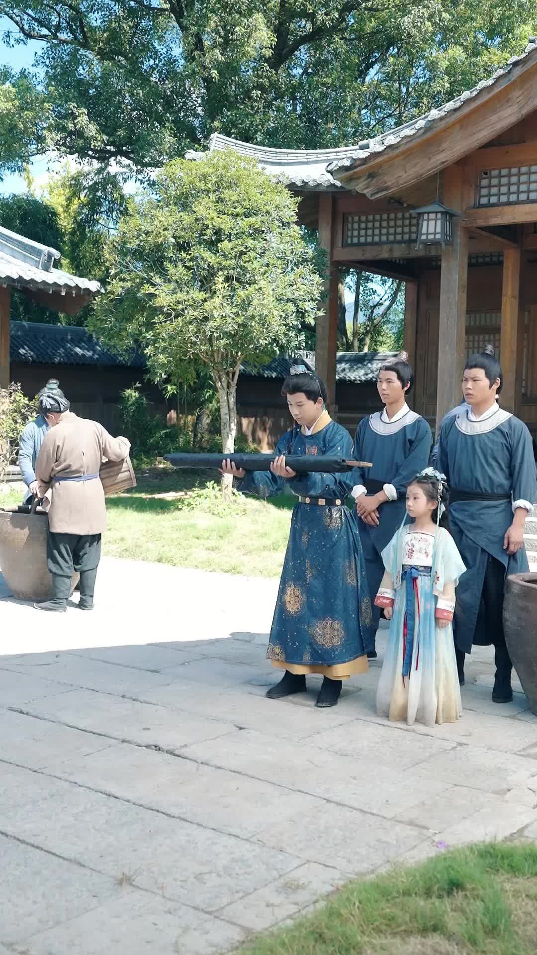 Episode 72 of That Beggar's Dad Is the Crown Prince!