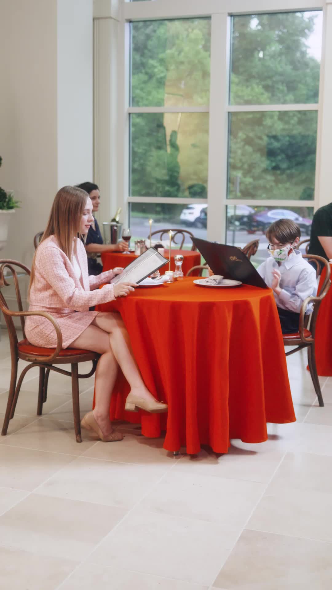 Episode 19 of The Billionaire Married a Homeless Girl