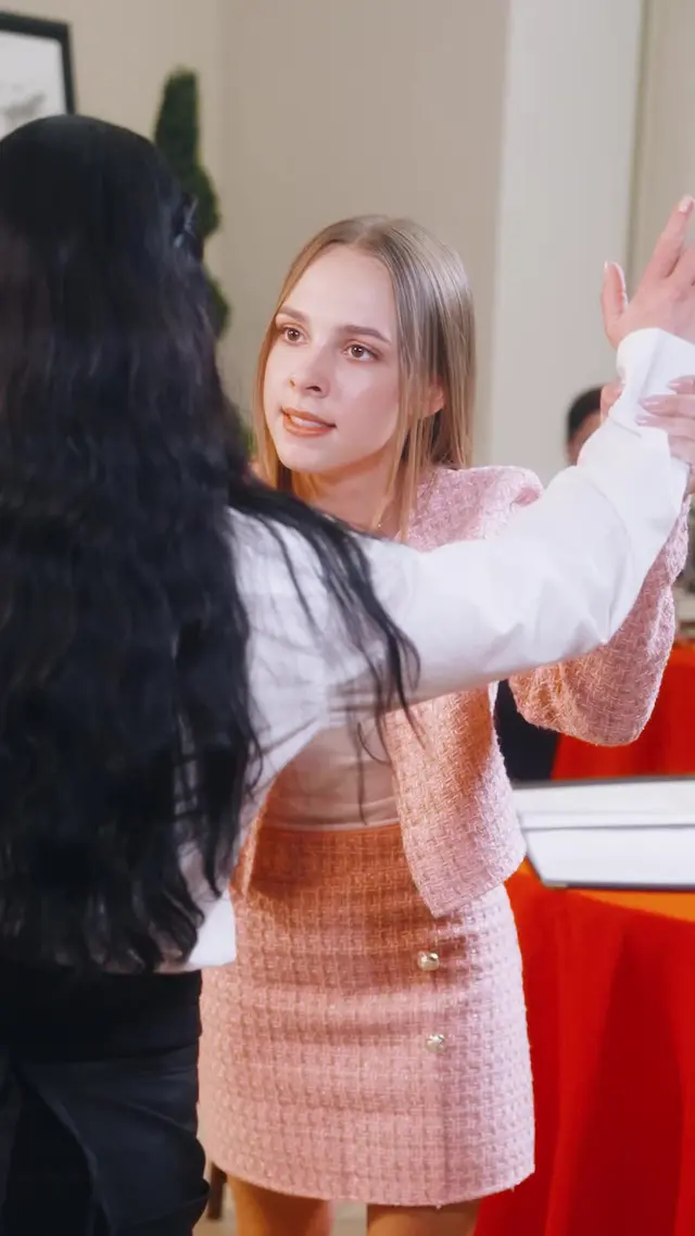 Episode 20 of The Billionaire Married a Homeless Girl
