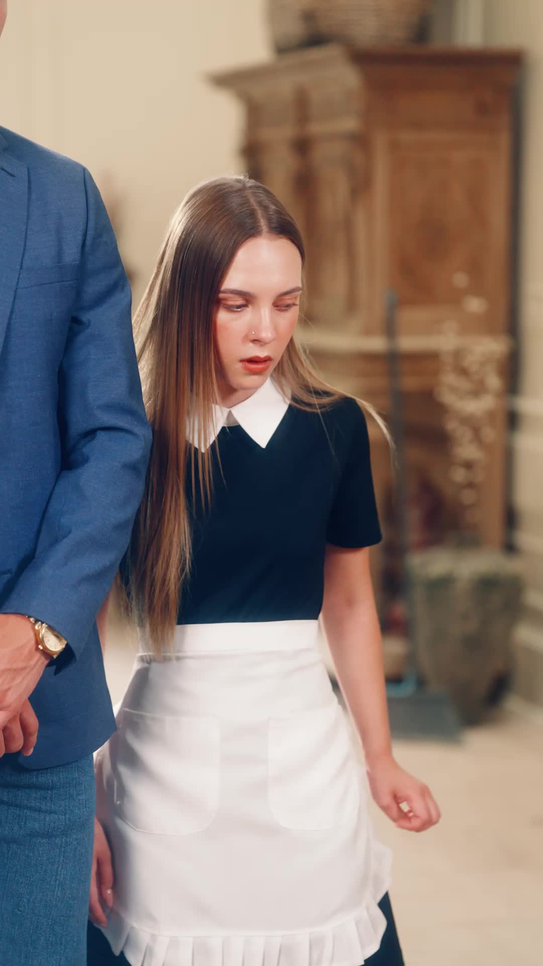 Episode 42 of The Billionaire Married a Homeless Girl