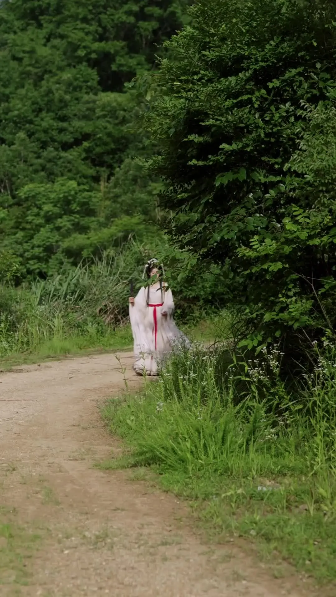 Episode 48 of The Bride Hides a Crown No One Sees