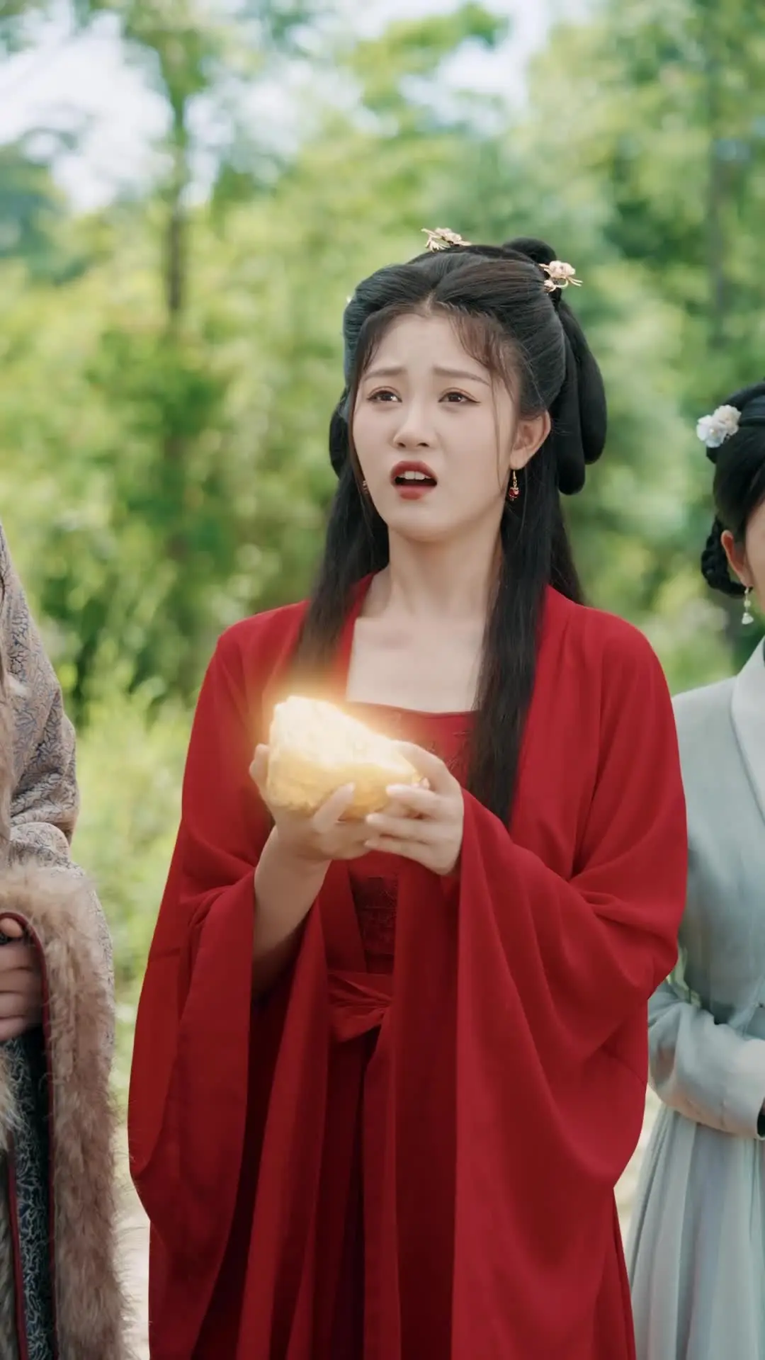 Episode 6 of The Bride Hides a Crown No One Sees