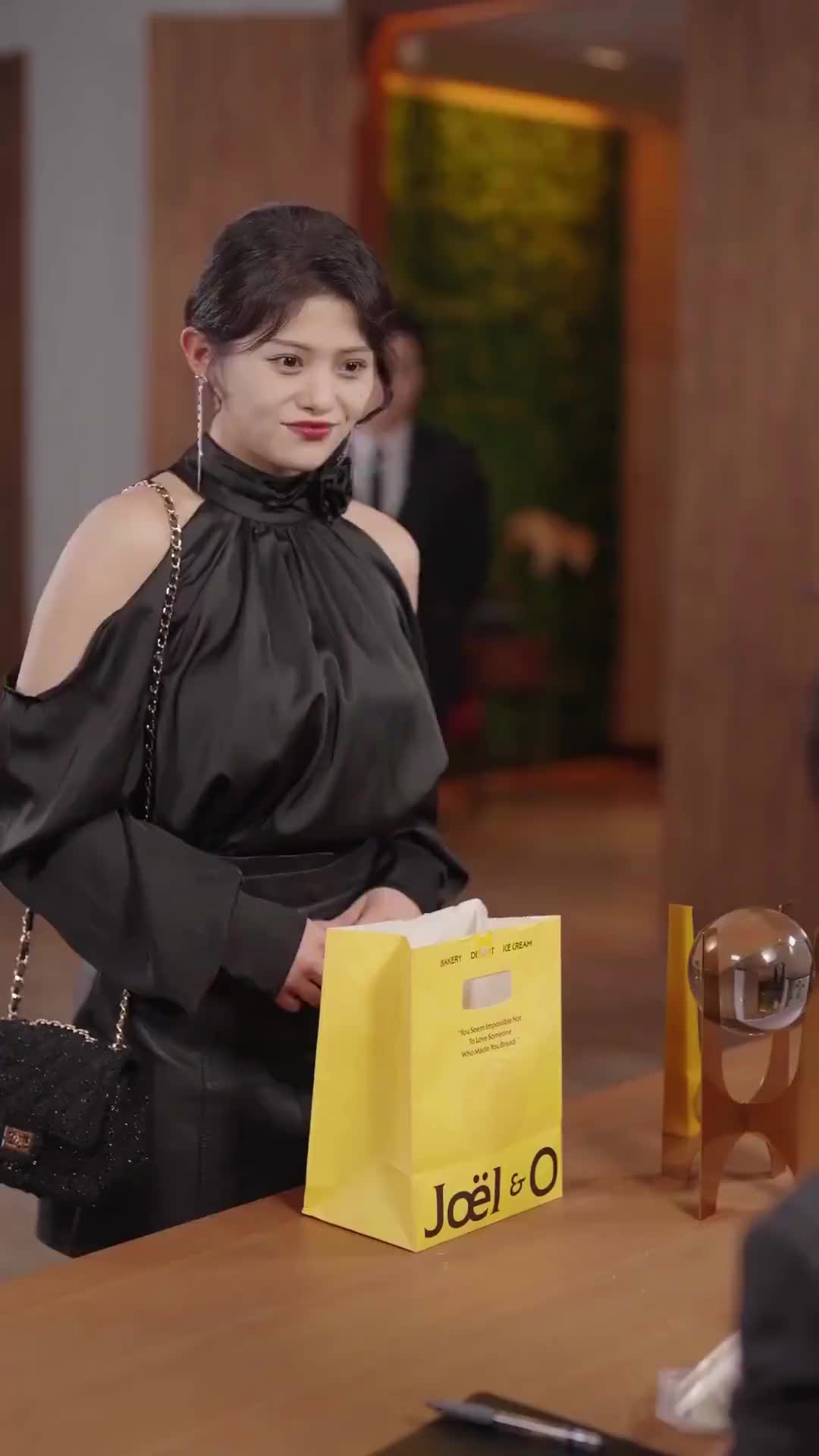 Episode 17 of The CEO Married the Wrong Woman