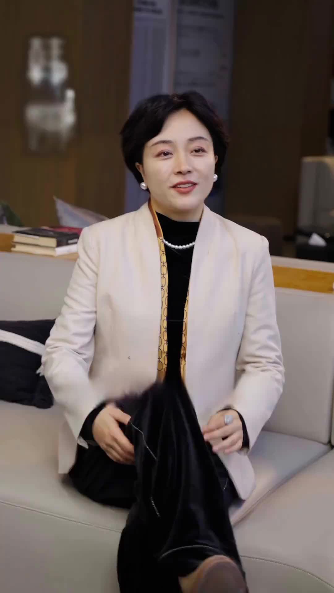 Episode 42 of The CEO Married the Wrong Woman