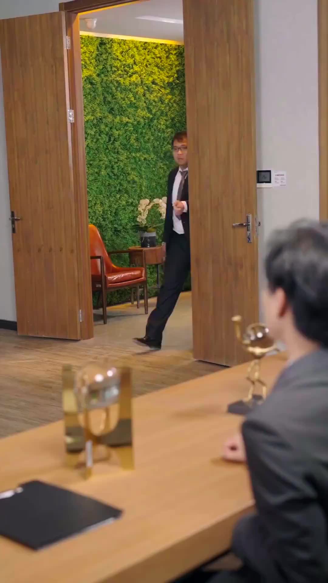 Episode 48 of The CEO Married the Wrong Woman