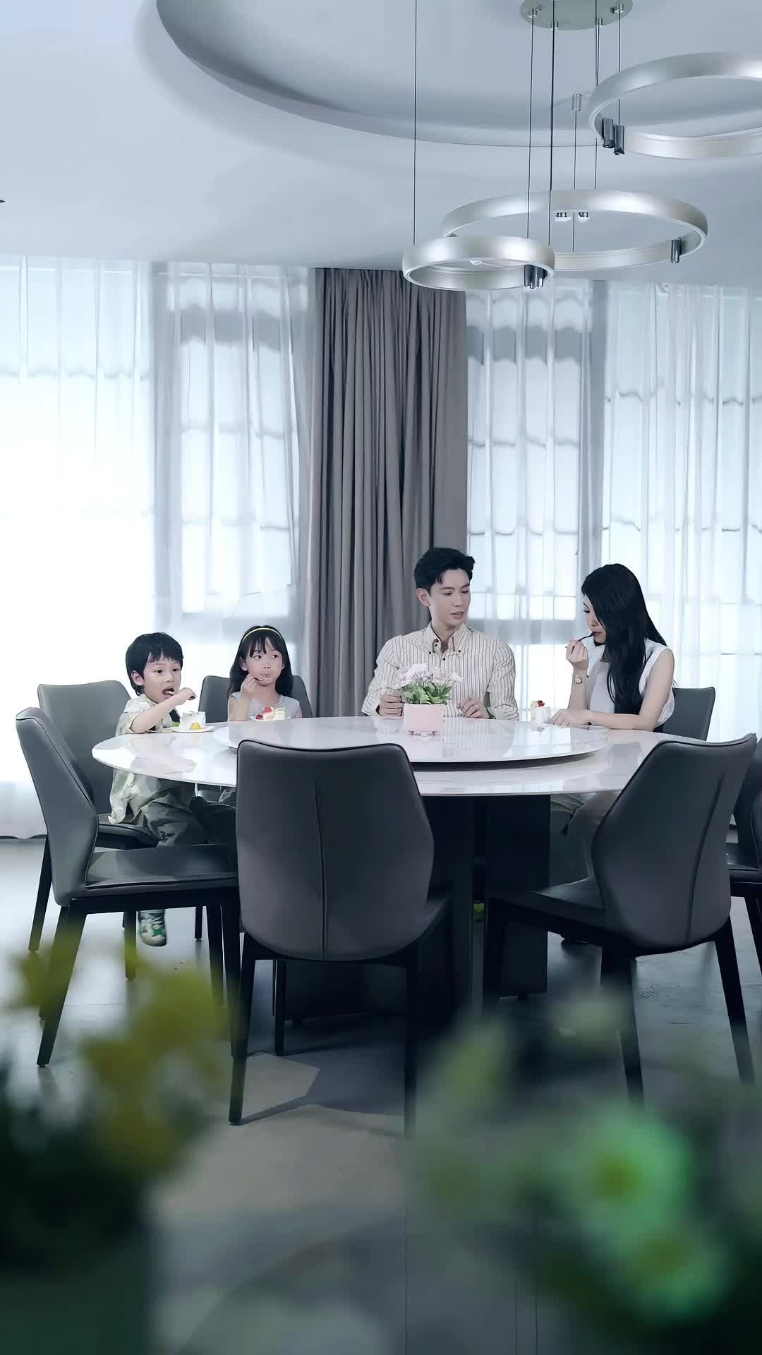 Episode 49 of The Chic Mom Returns