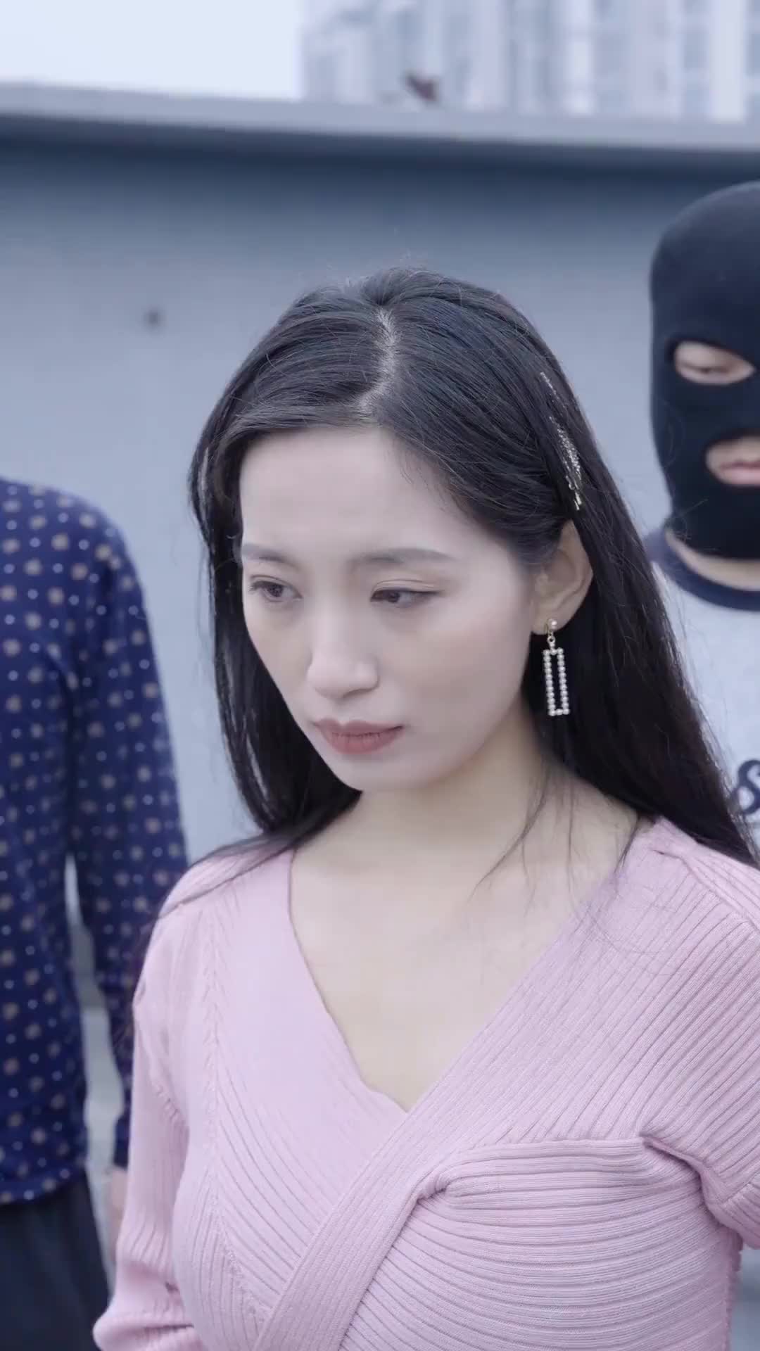 Episode 34 of The Devious CEO and His Irresistible Wife
