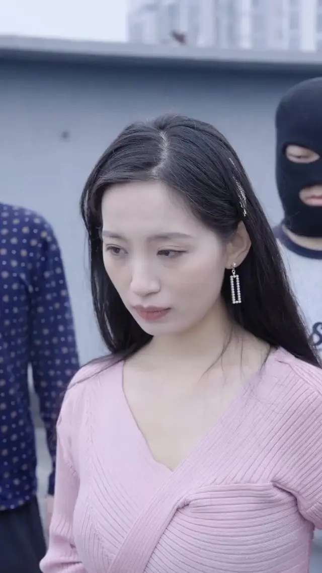 Episode 34 of The Devious CEO and His Irresistible Wife