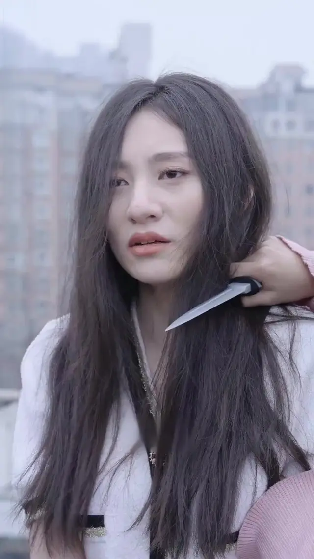 Episode 35 of The Devious CEO and His Irresistible Wife