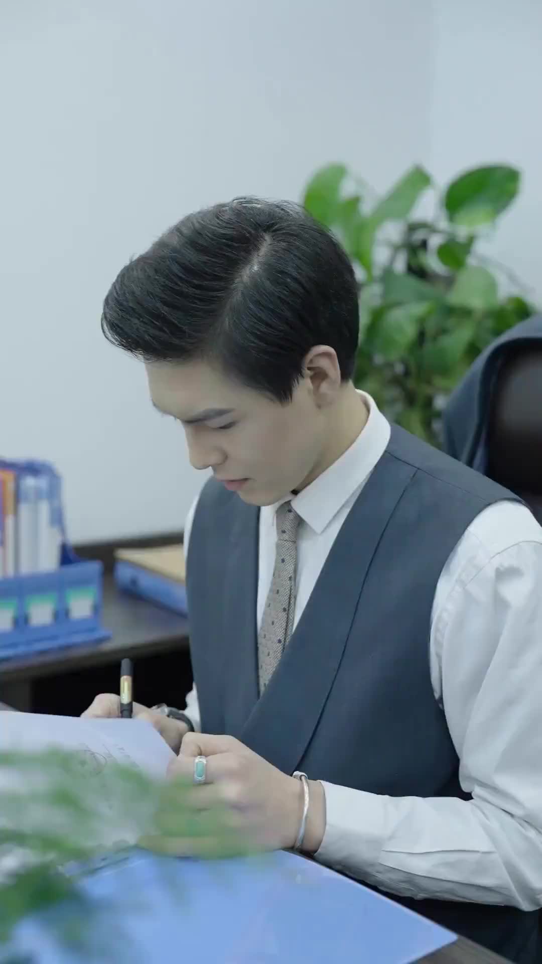 Episode 64 of The Devious CEO and His Irresistible Wife