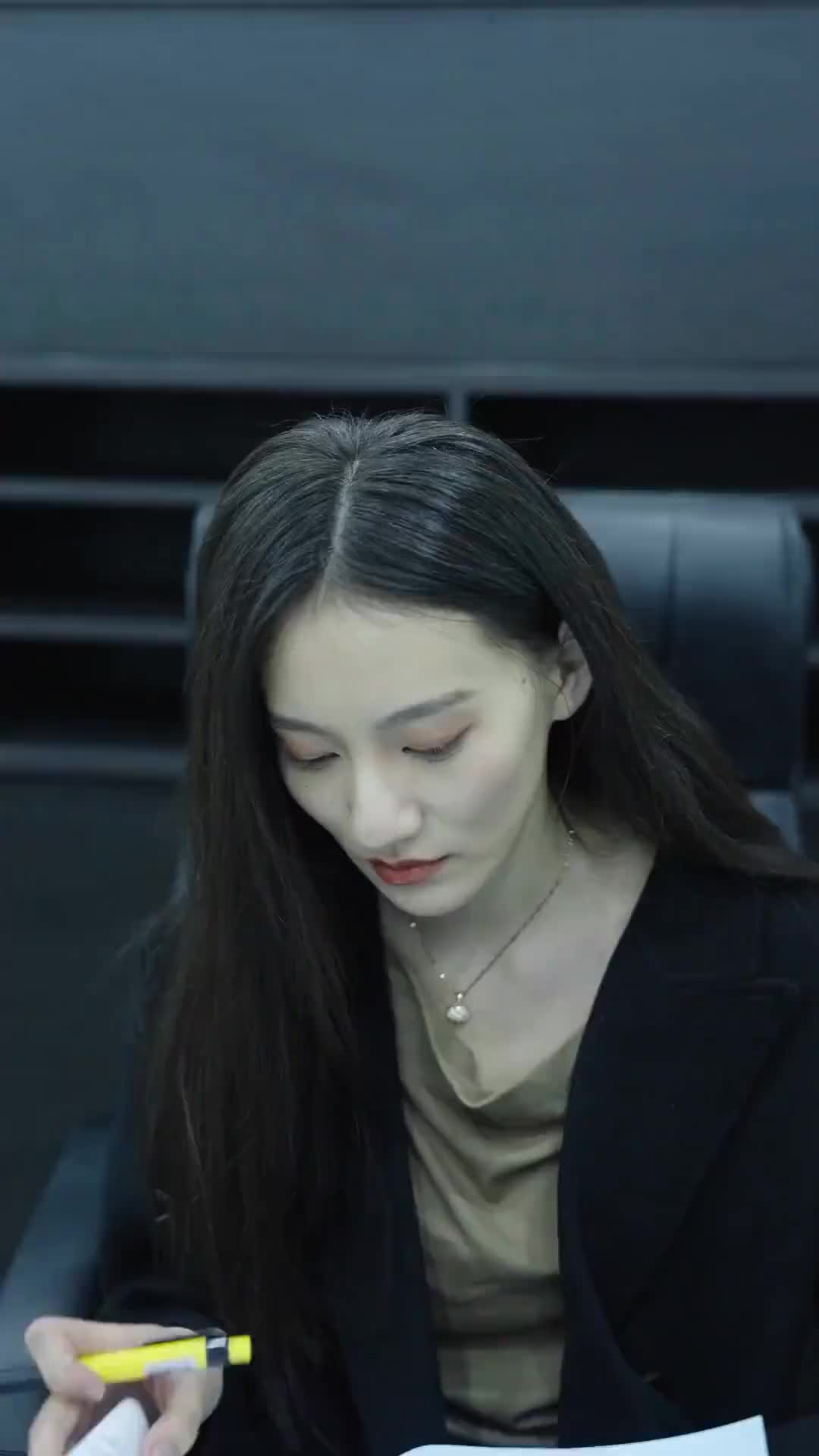Episode 72 of The Devious CEO and His Irresistible Wife