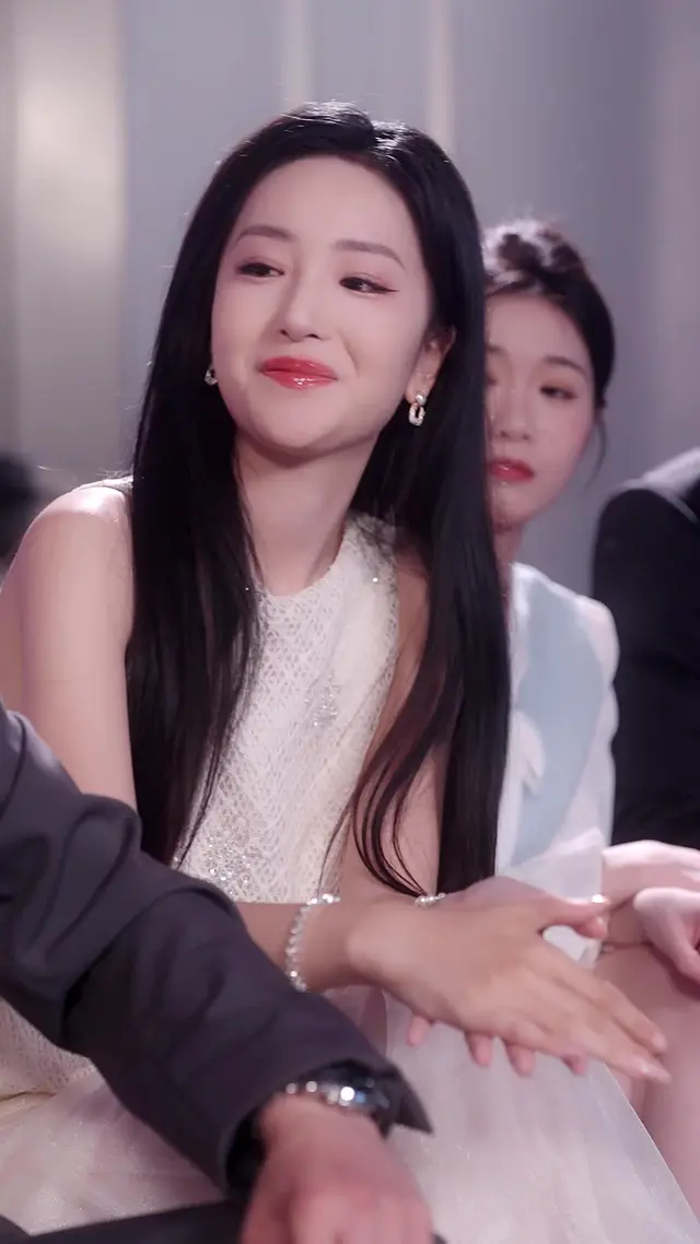 Episode 14 of The Divorce That Crowned Her