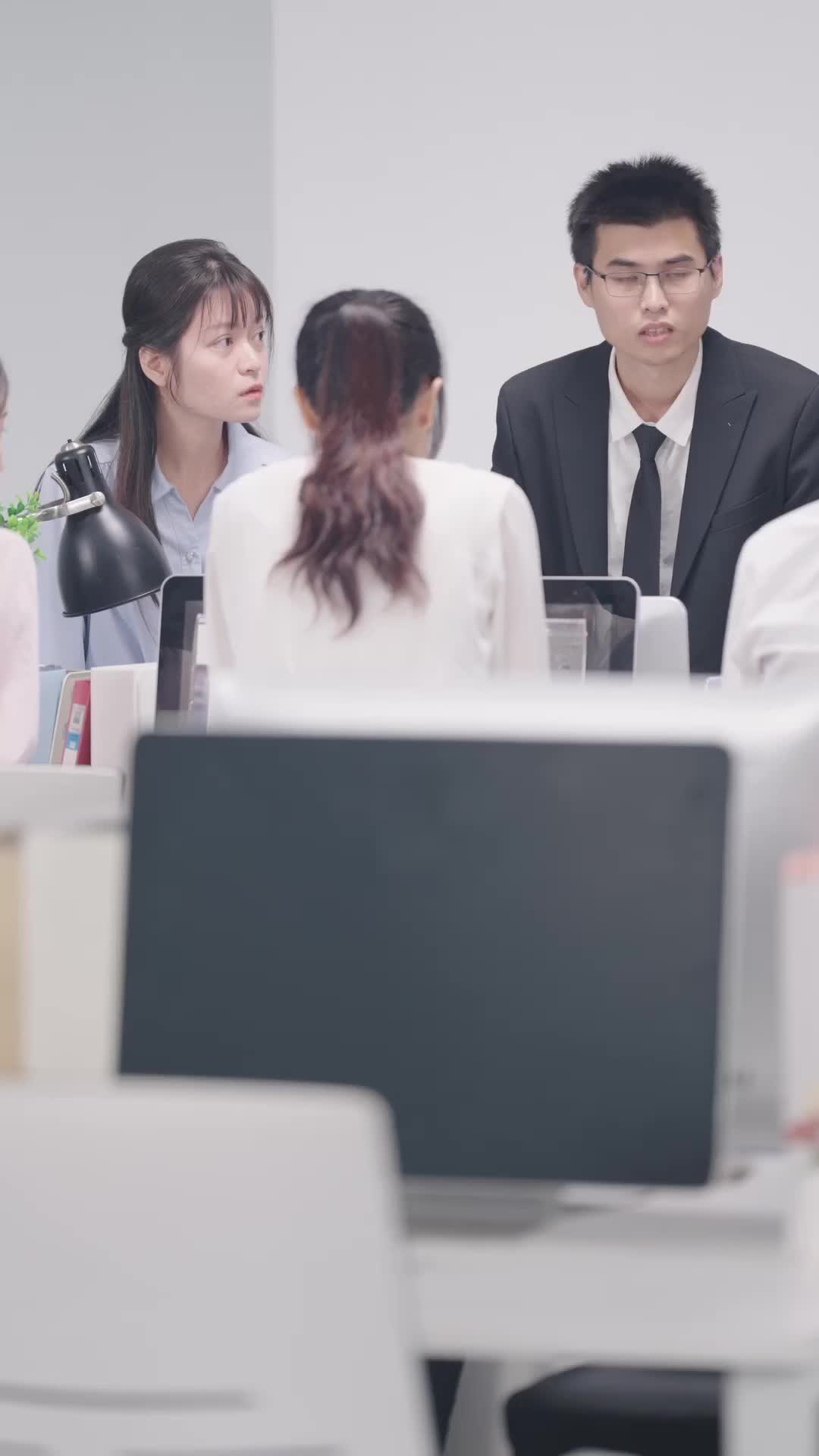 Episode 47 of The Foolish Stand-in Bride Is a Boss