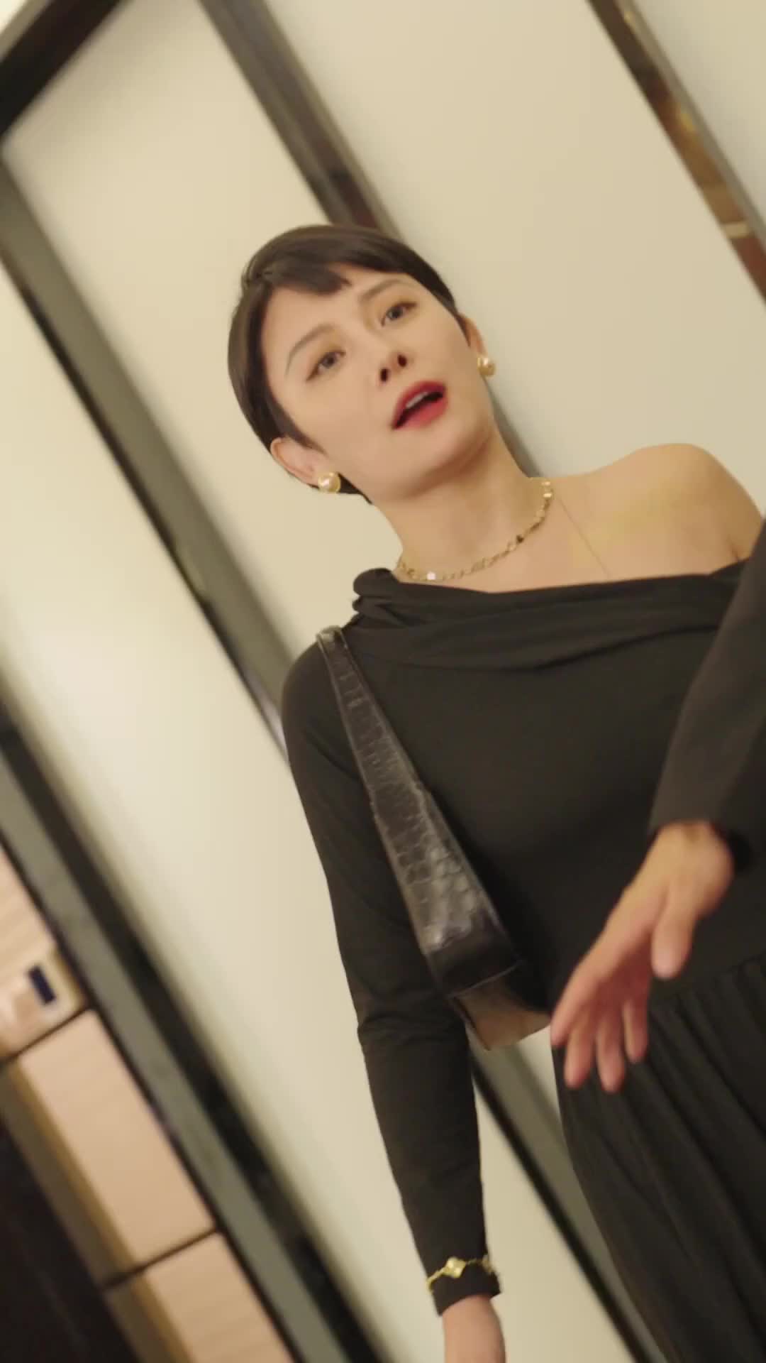 Episode 56 of The Foolish Stand-in Bride Is a Boss