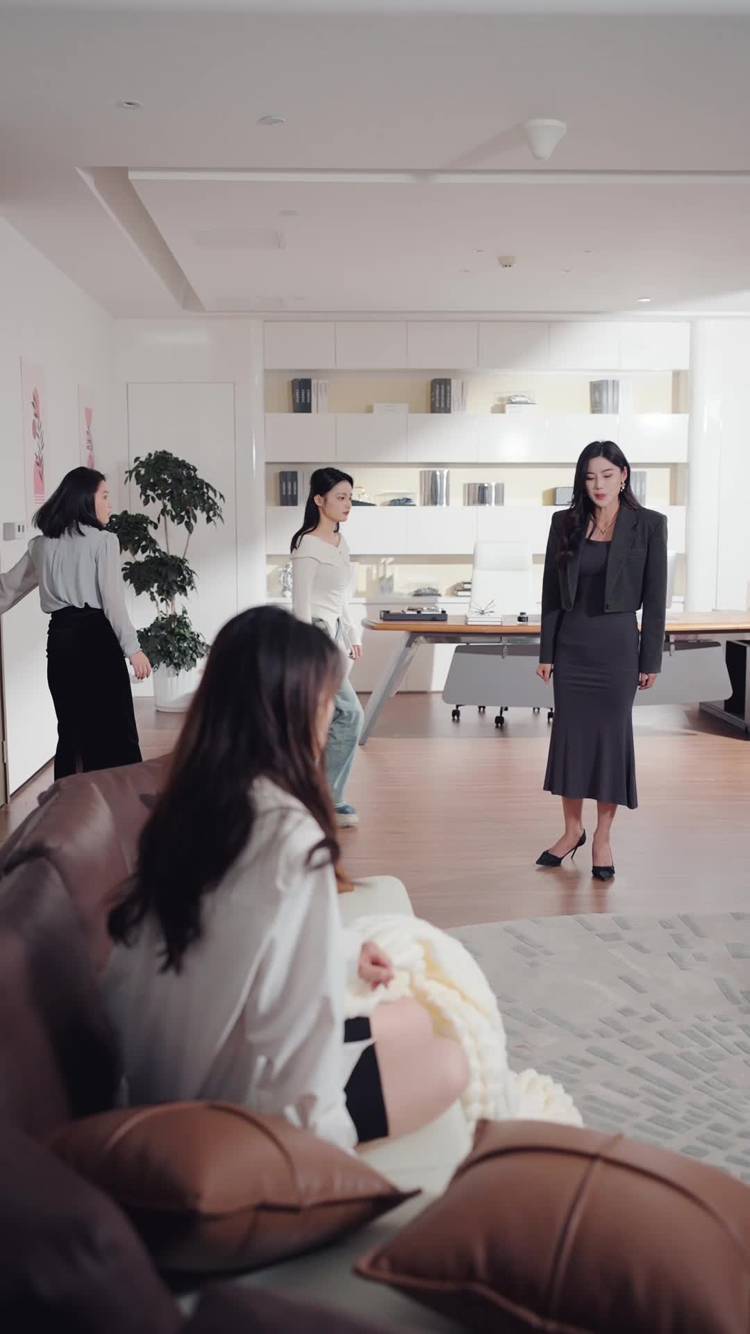 Episode 87 of The Fox CEO's Sweet Trap