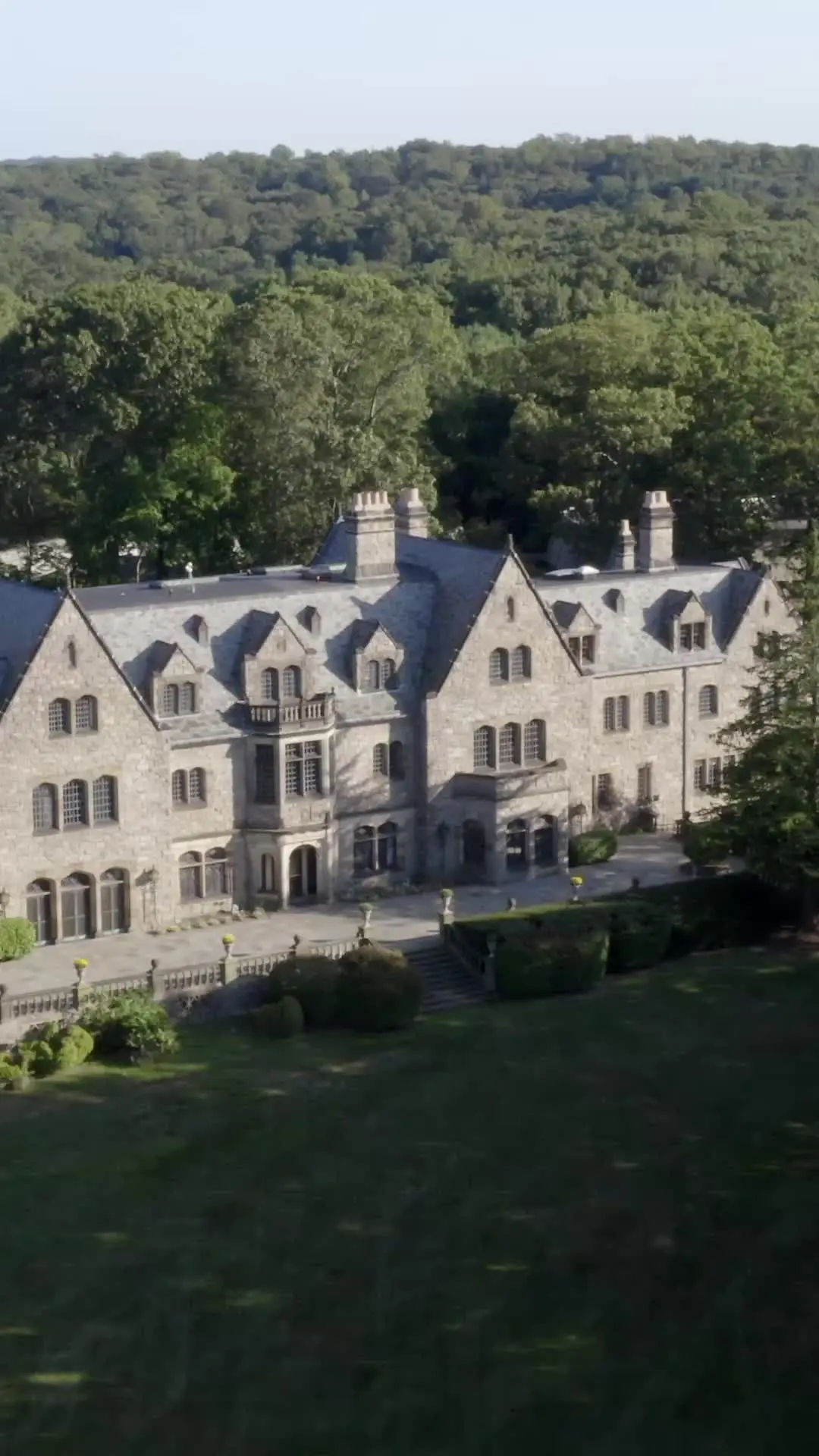 Episode 5 of The Heiress Blacklisted Her Husband