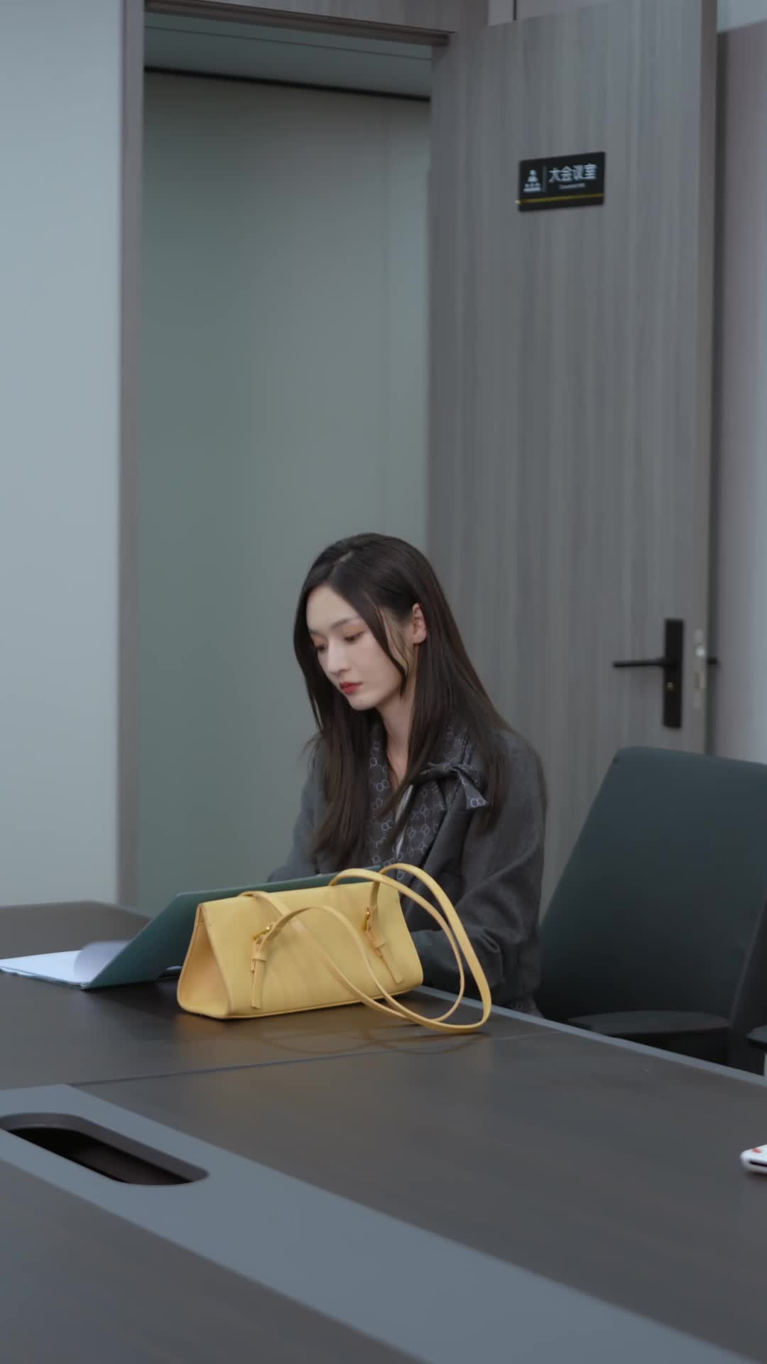 Episode 42 of The Heiress's Regret: Spoiled by Her Three Brothers