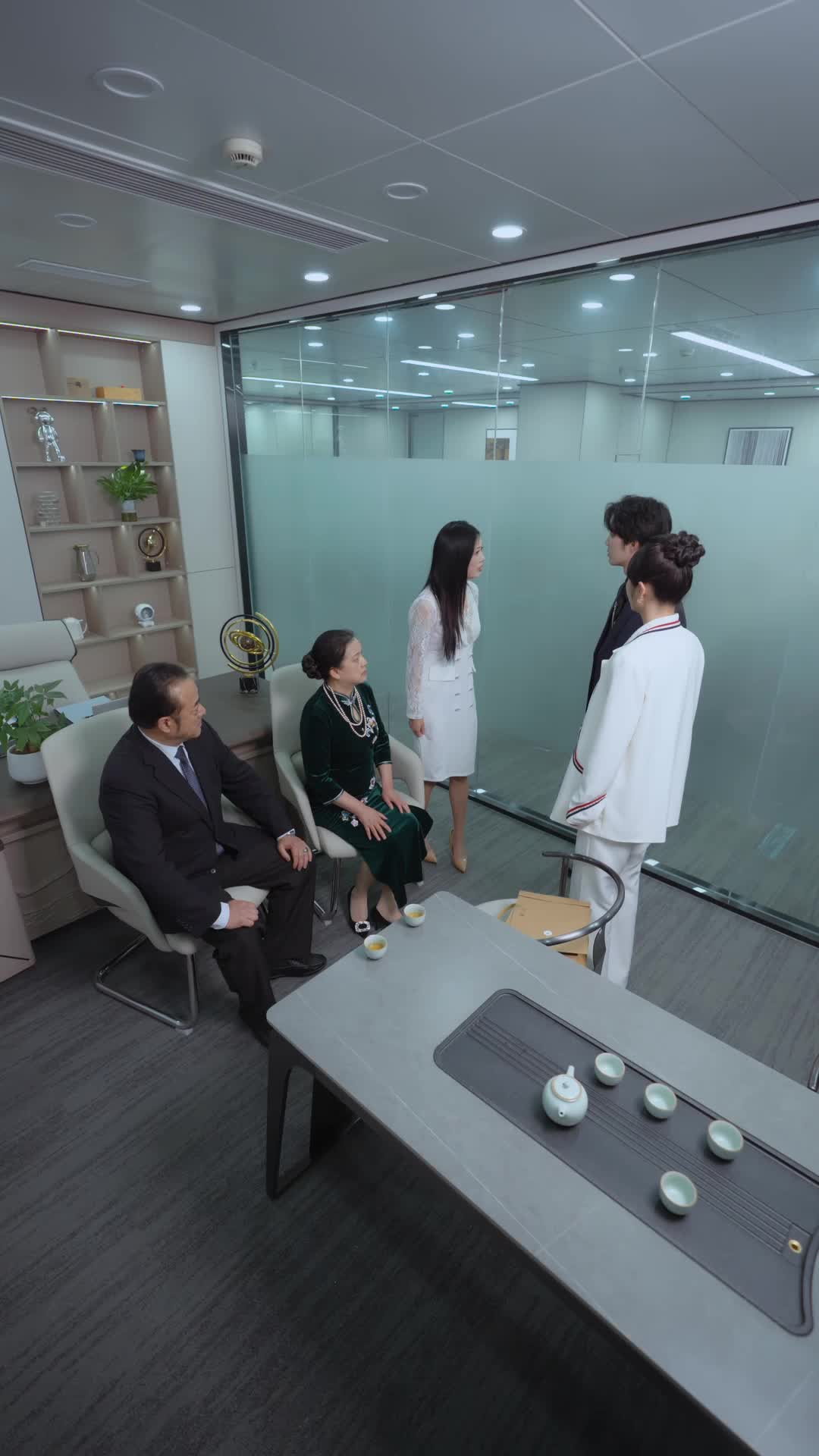 Episode 75 of The Heiress's Regret: Spoiled by Her Three Brothers