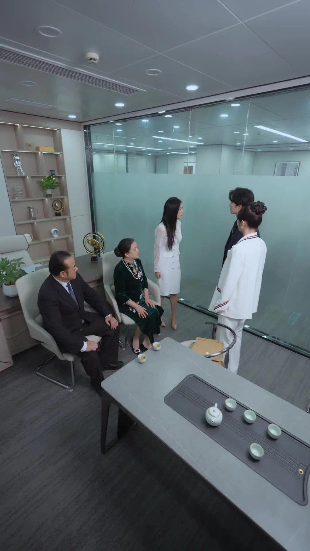Episode 75 of The Heiress's Regret: Spoiled by Her Three Brothers