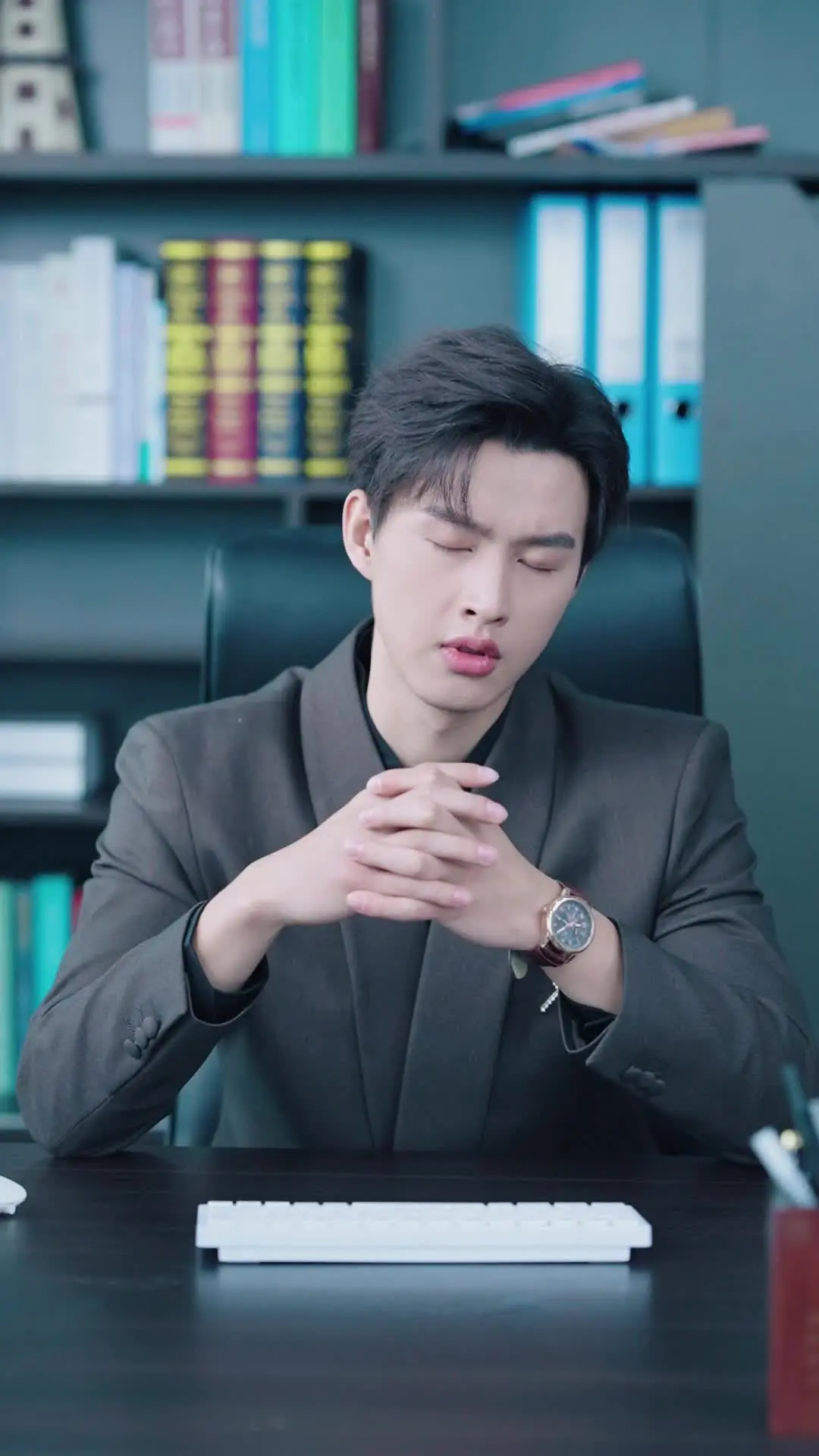 Episode 24 of The Heiress vs. The Fake
