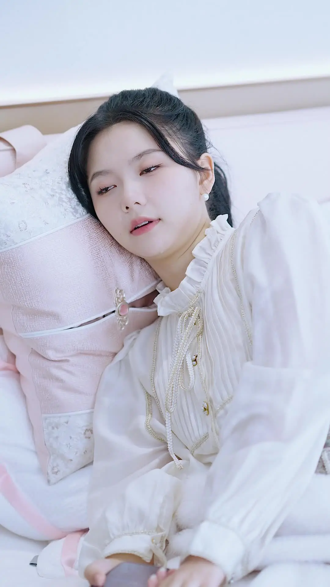 Episode 38 of The Heiress vs. The Fake