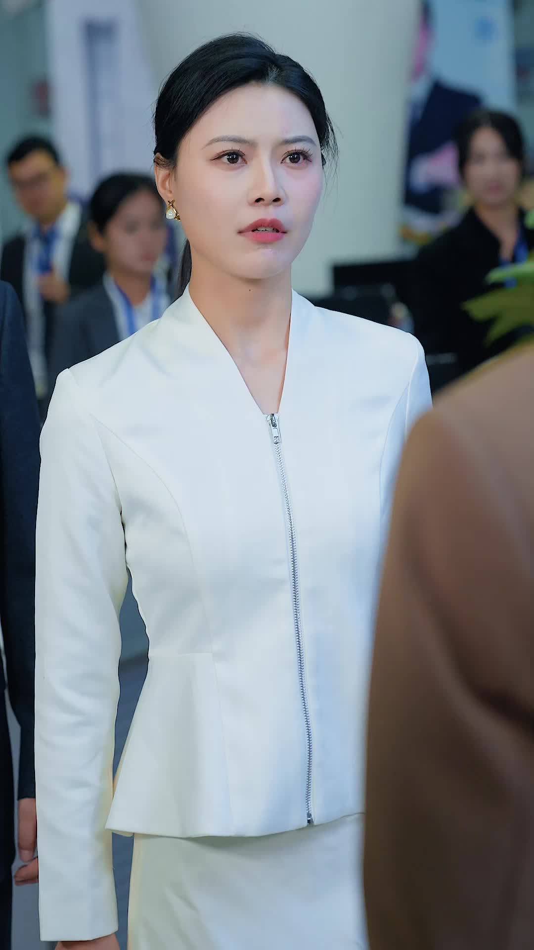 Episode 26 of The Housewife Was Their Legendary Professor
