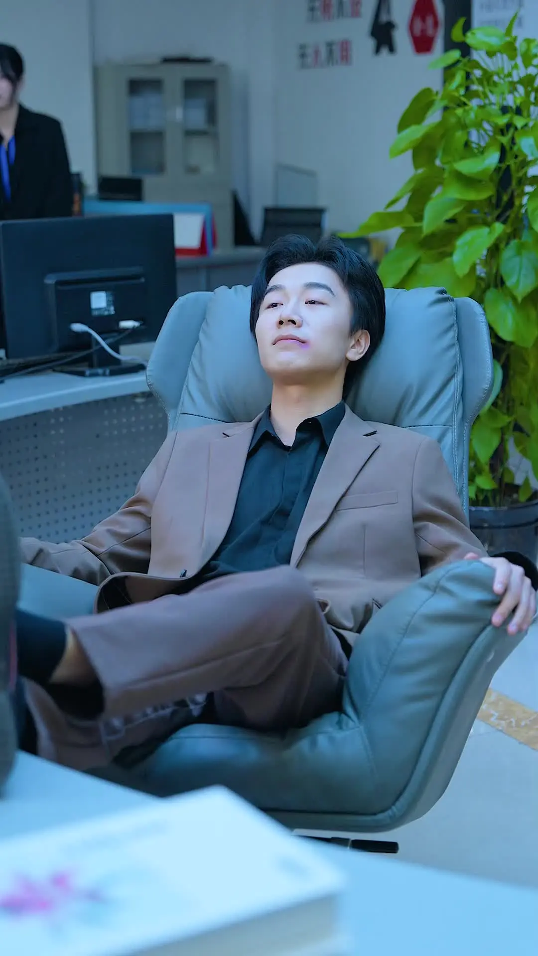 Episode 27 of The Housewife Was Their Legendary Professor