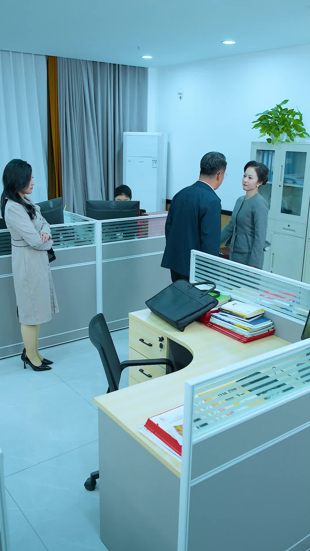 Episode 52 of The Housewife Was Their Legendary Professor