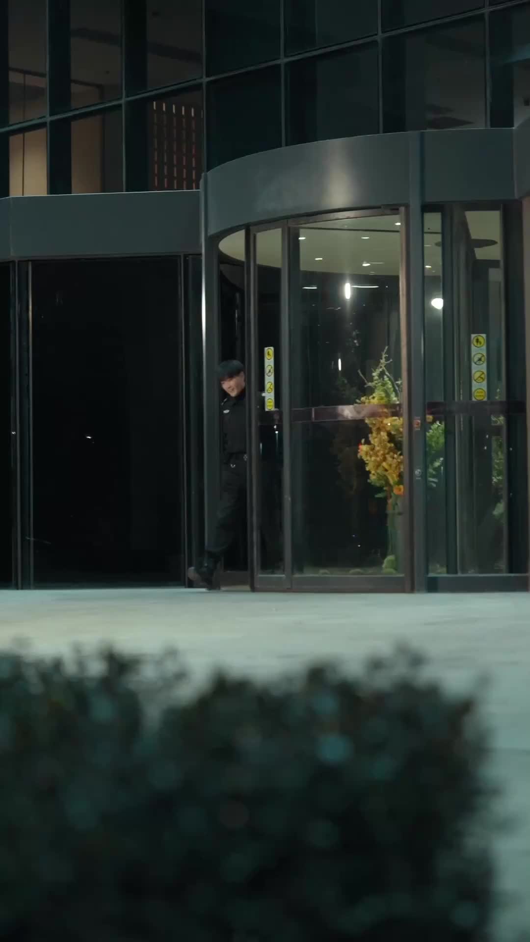 Episode 6 of The Invisible Bodyguard