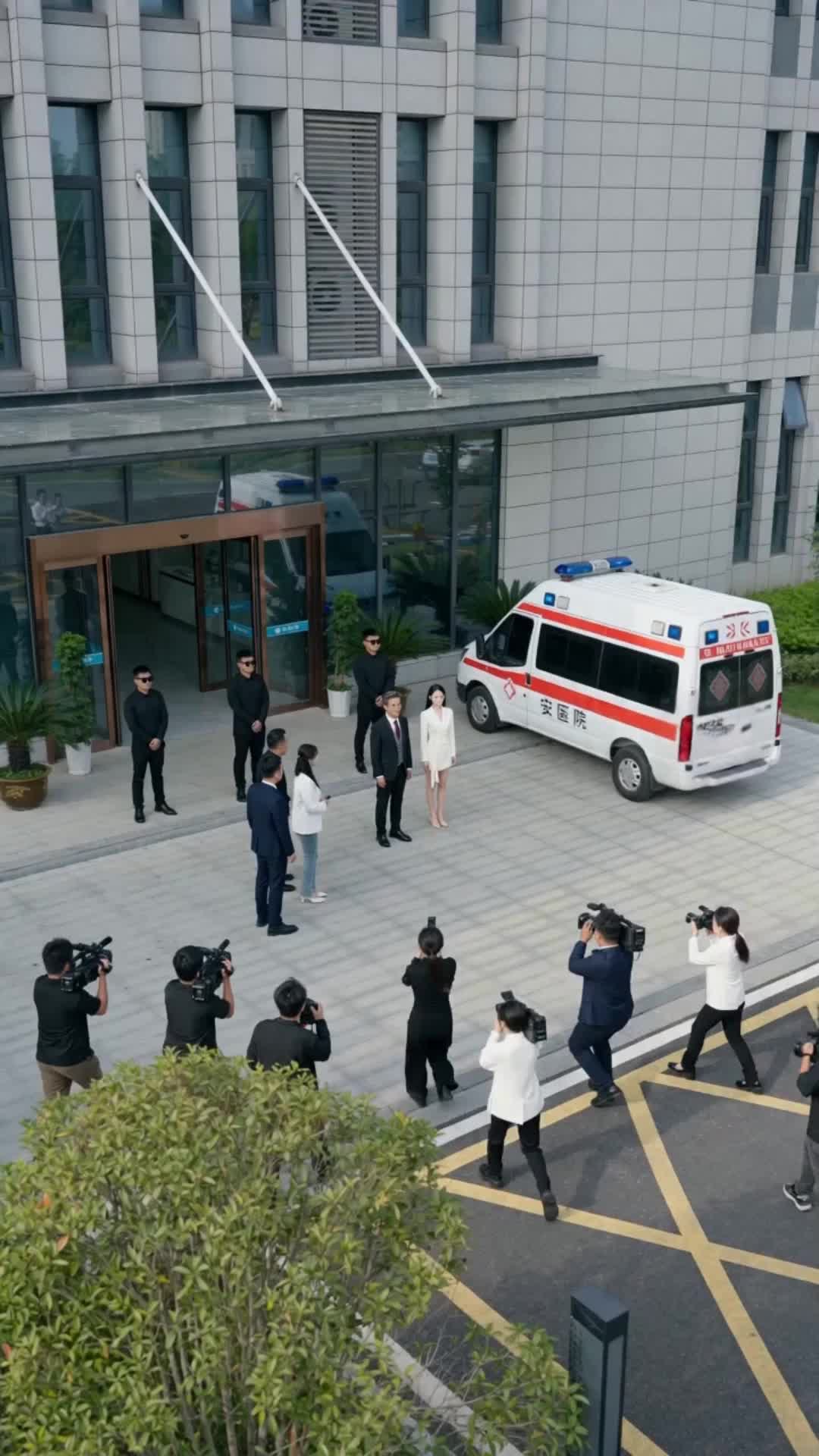 Episode 33 of The Kung Fu Bodyguard from Nowhere