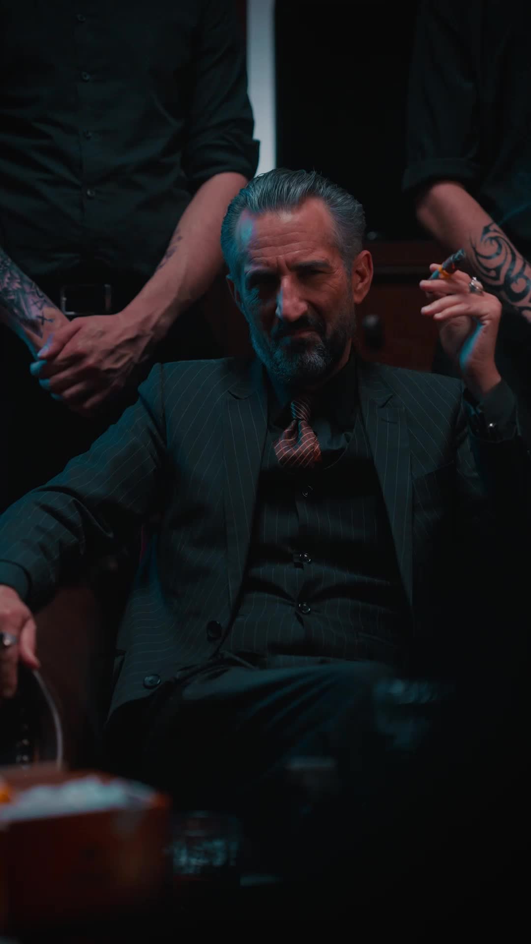 Episode 1 of The Mafia Boss Has a Gun, Darling Don't Run