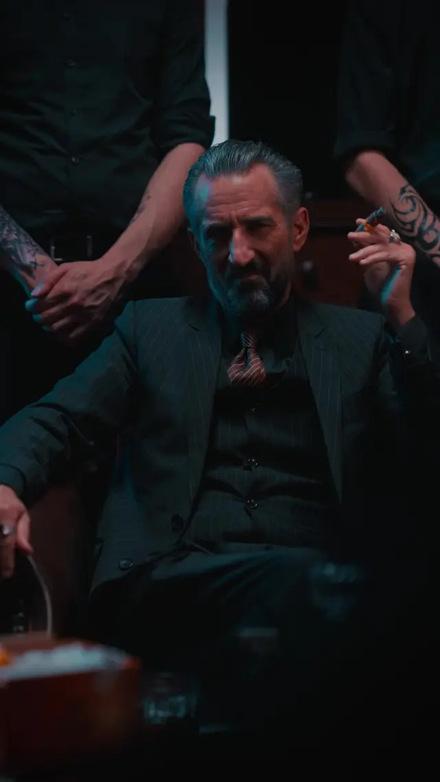 Episode 1 of The Mafia Boss Has a Gun, Darling Don't Run