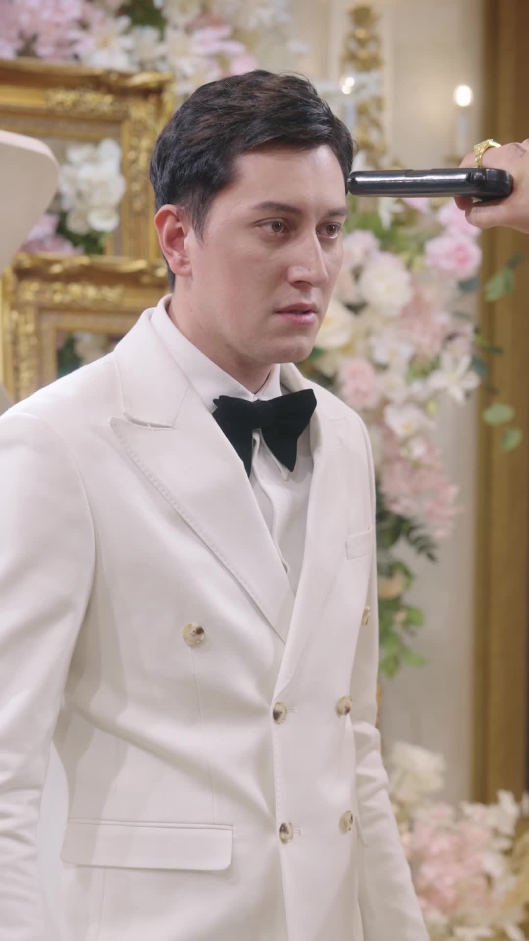 Episode 12 of The Mafia Boss Has a Gun, Darling Don't Run