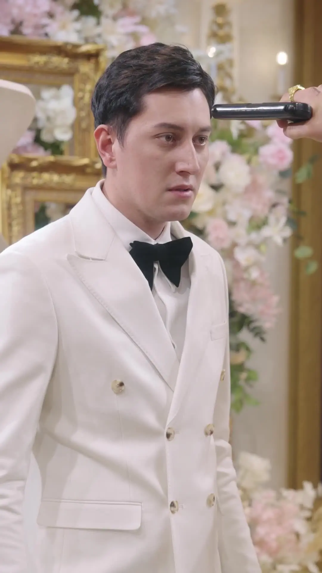 Episode 12 of The Mafia Boss Has a Gun, Darling Don't Run