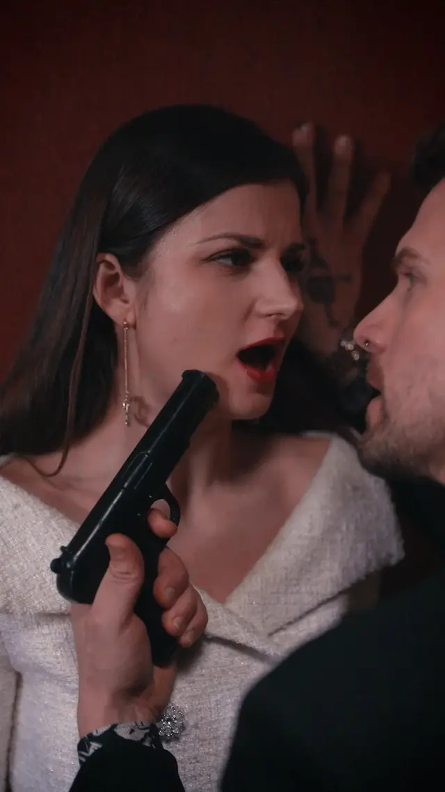 Episode 44 of The Mafia Boss Has a Gun, Darling Don't Run