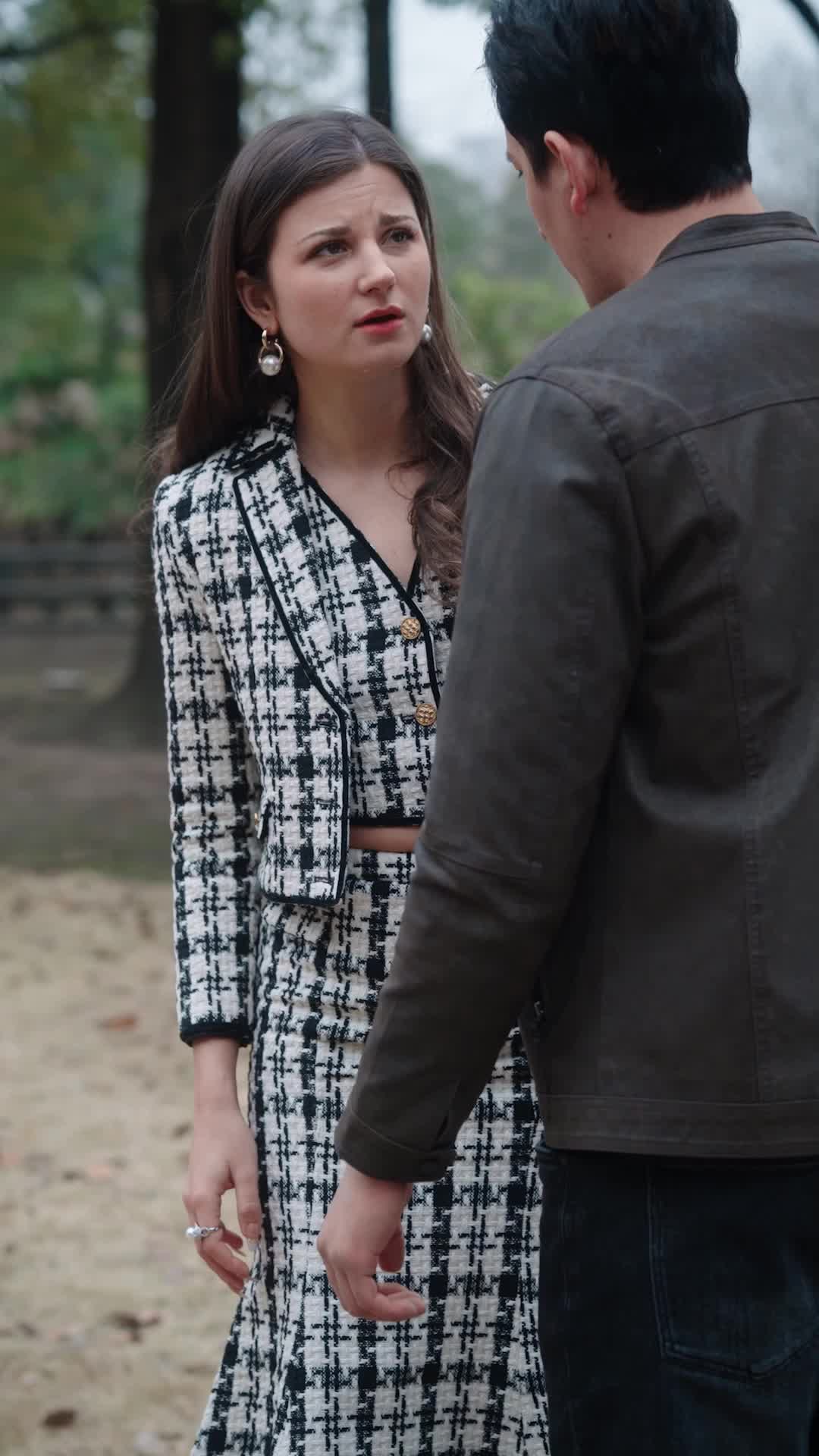 Episode 51 of The Mafia Boss Has a Gun, Darling Don't Run