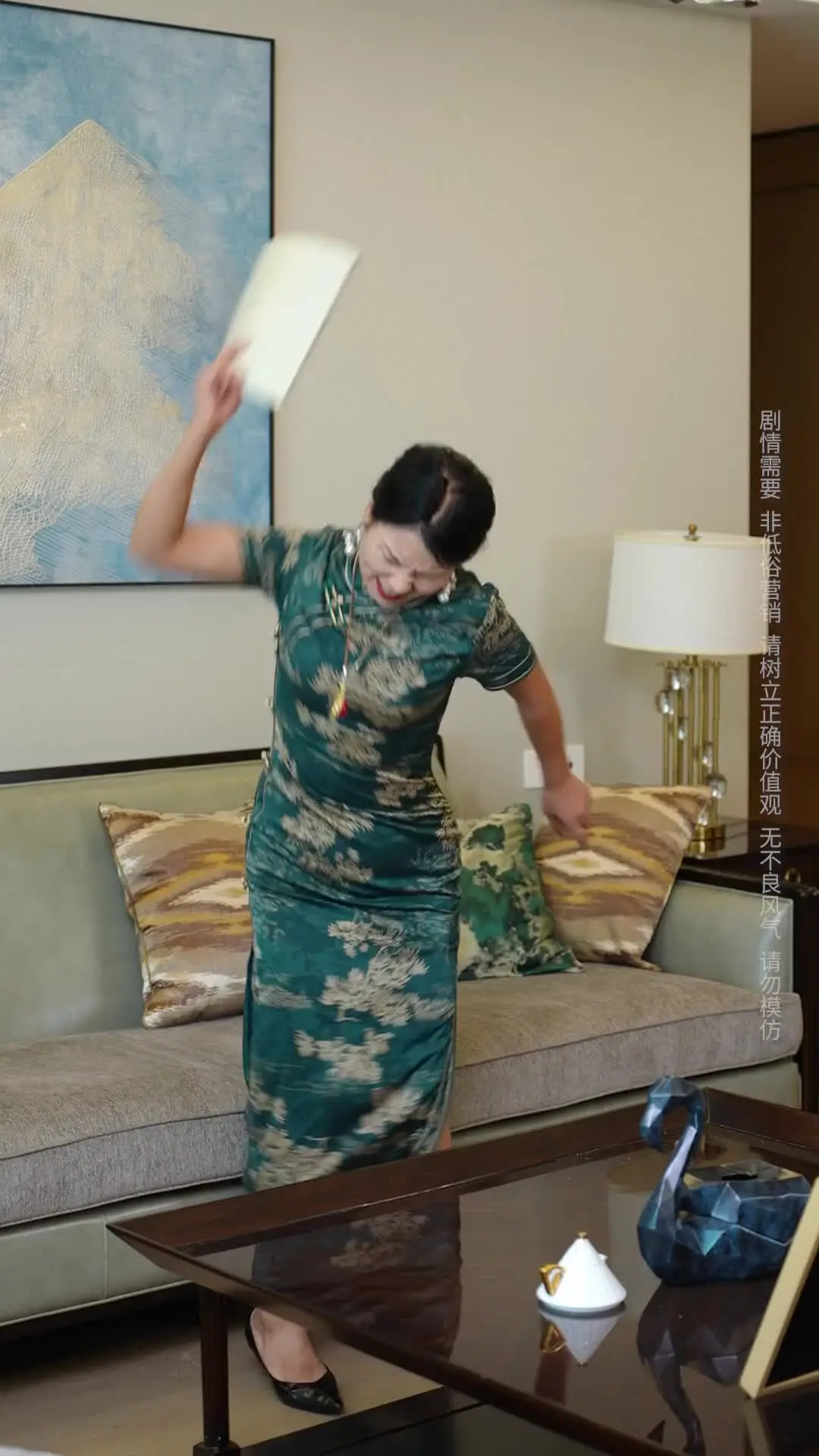 Episode 7 of The Nanny: A Crow in Swan's Feathers