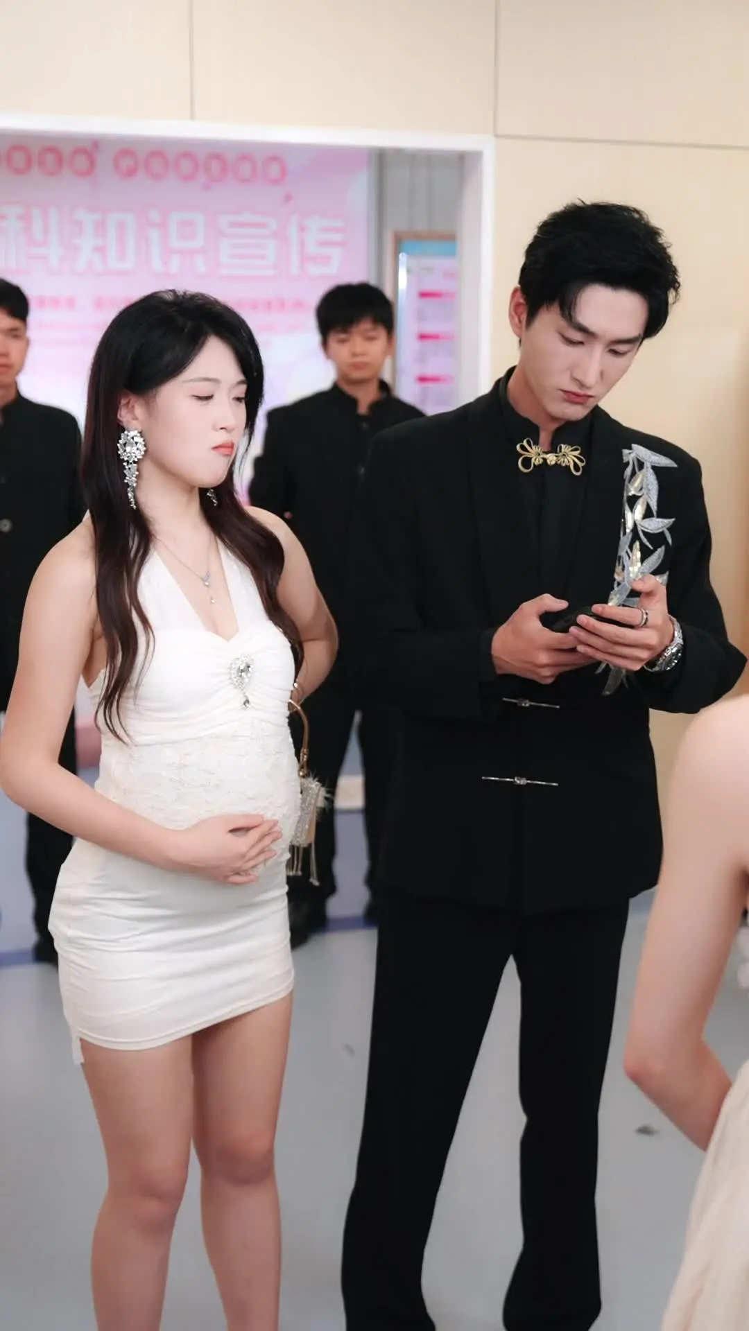 Episode 27 of The Pregnant Heiress Takes It All